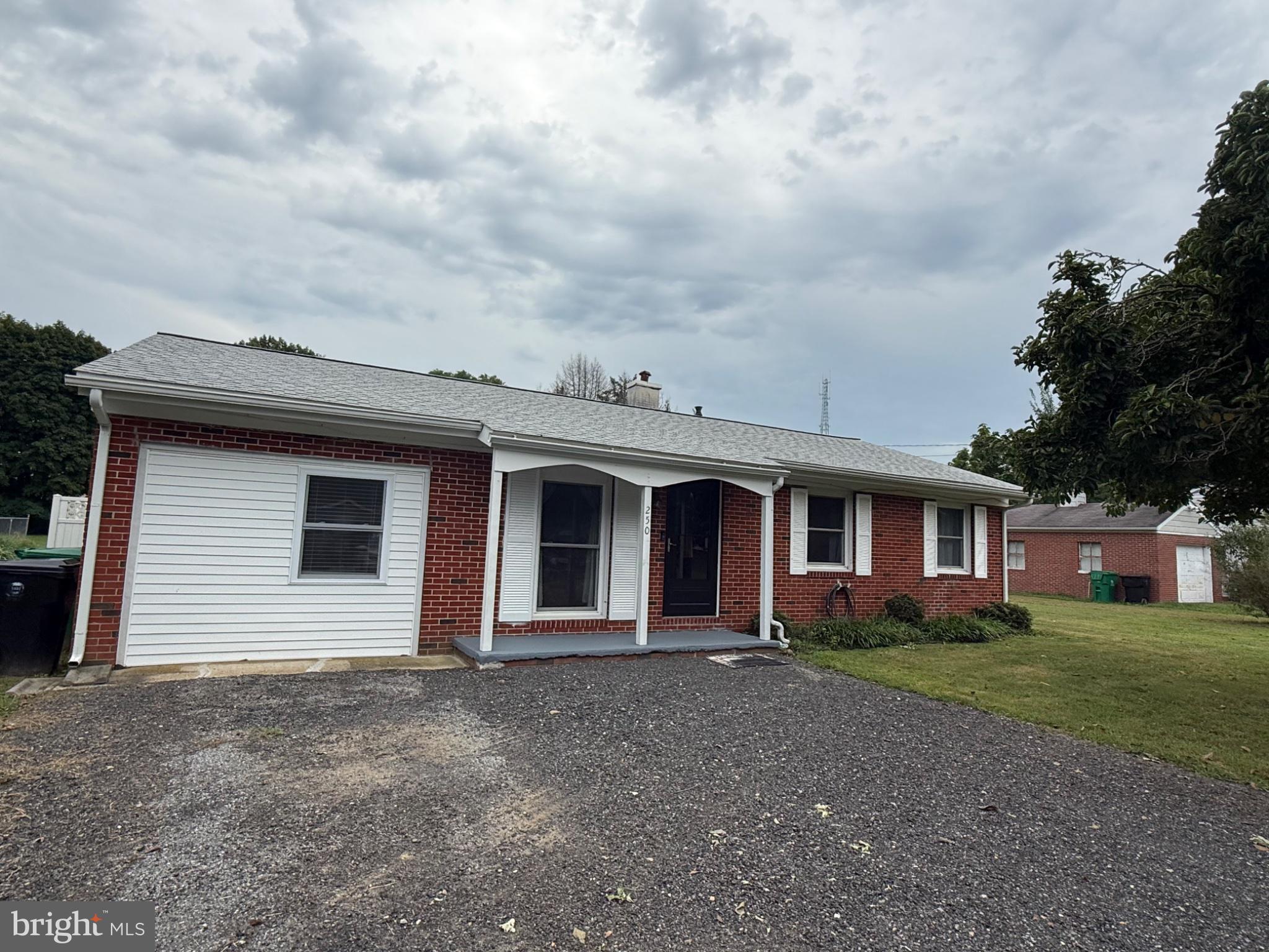 250 RUSTIC LANE