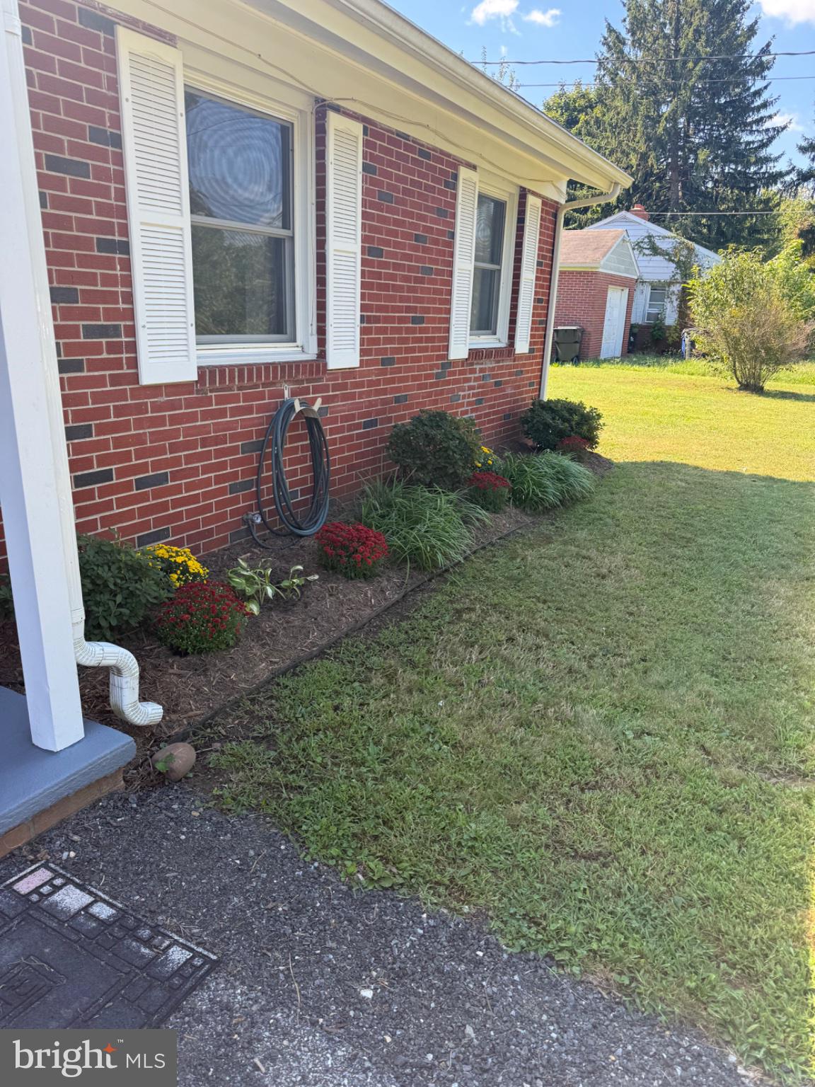250 RUSTIC LANE