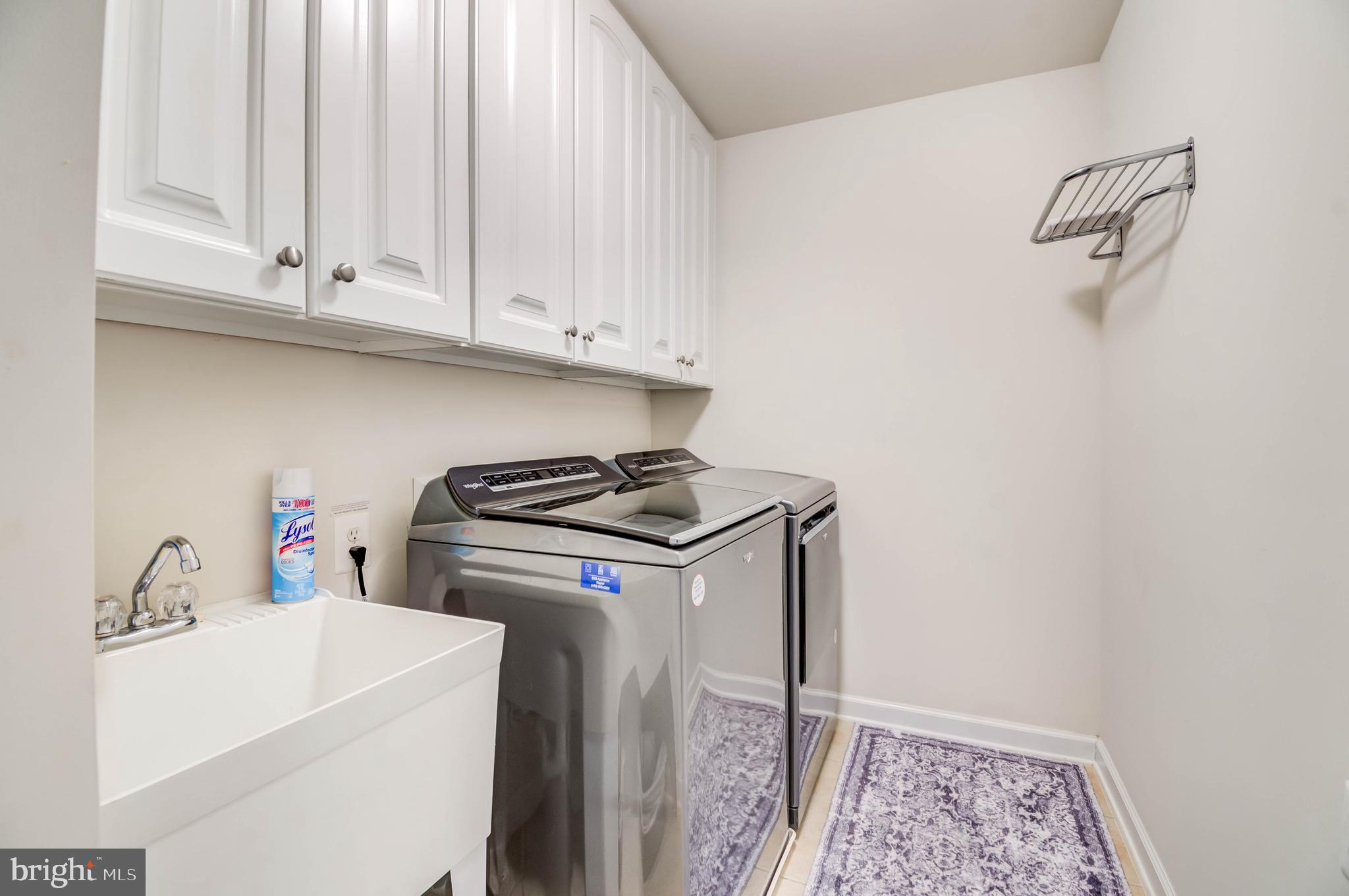 ROSEVILLE DOWNS - Residential