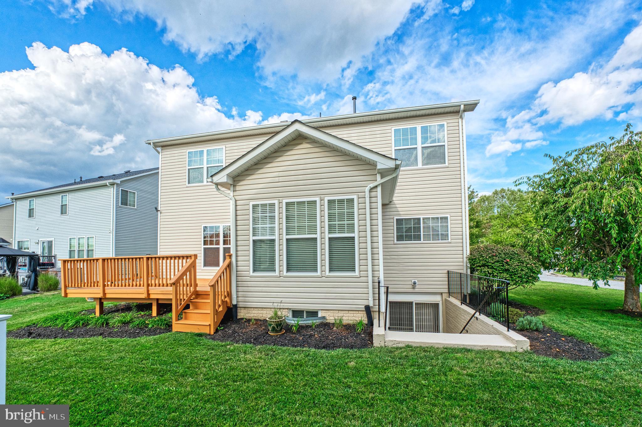 ROSEVILLE DOWNS - Residential