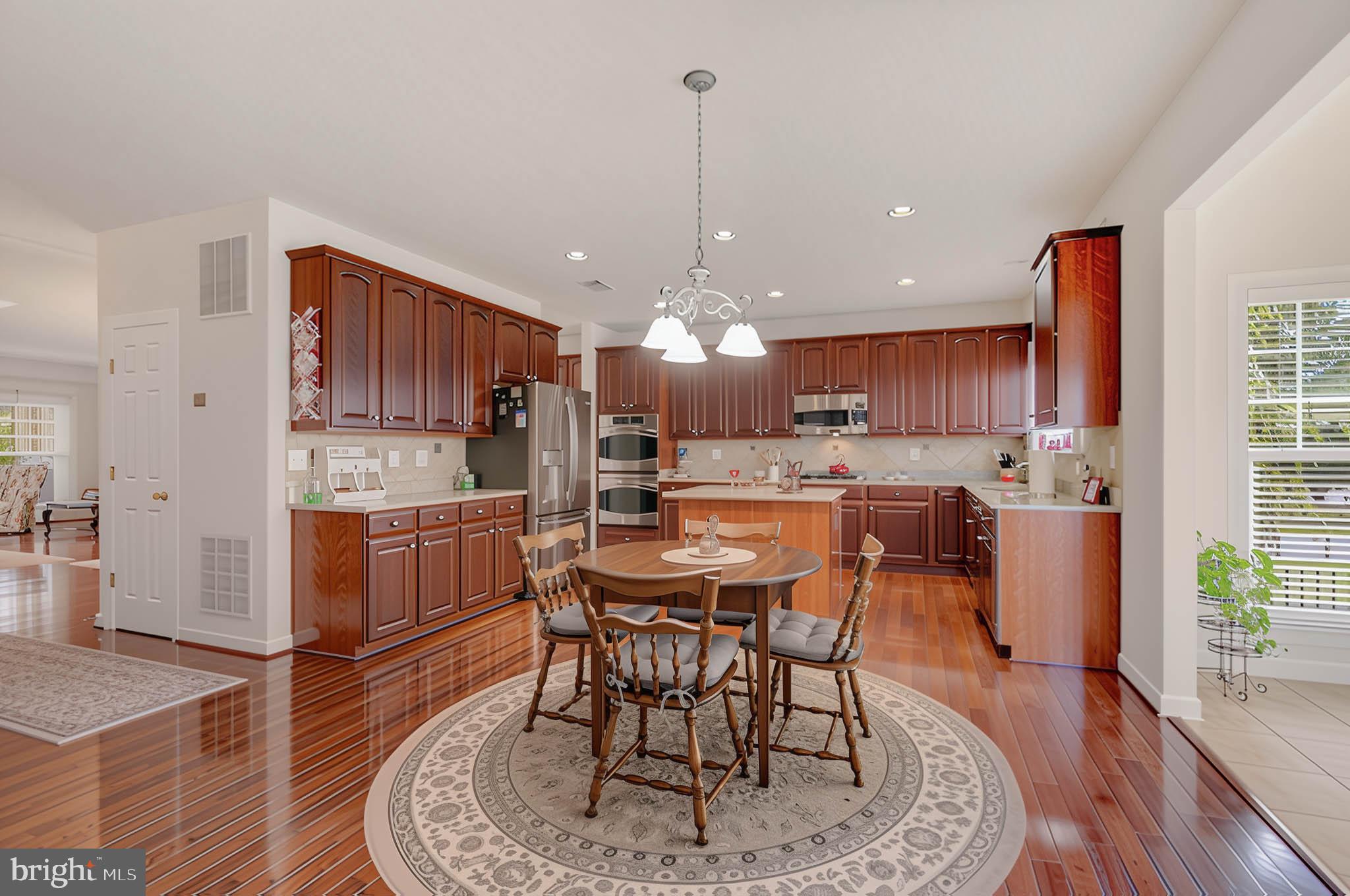 ROSEVILLE DOWNS - Residential