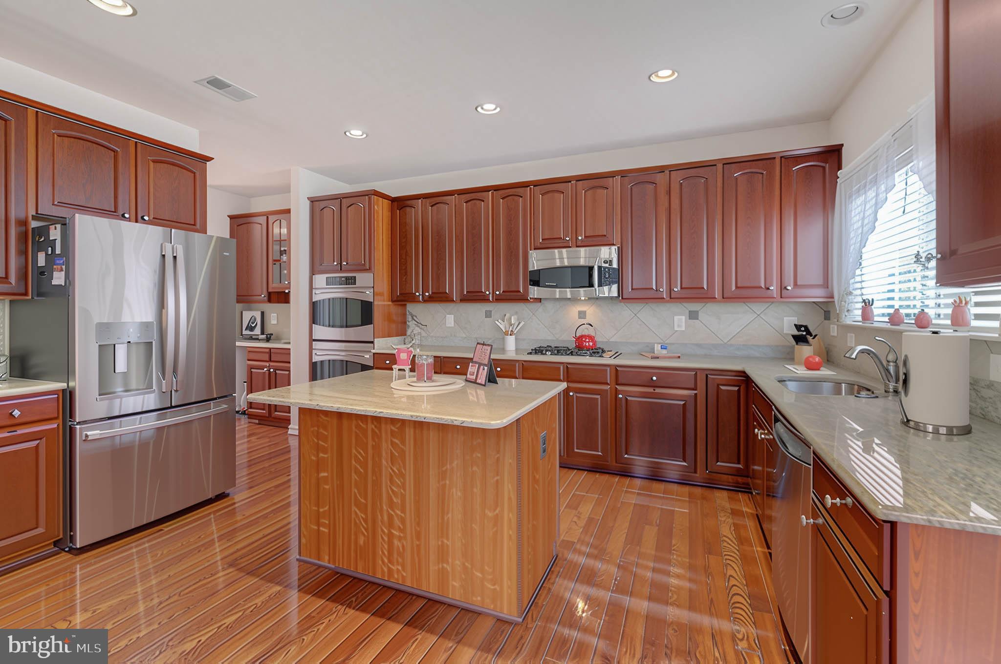 ROSEVILLE DOWNS - Residential