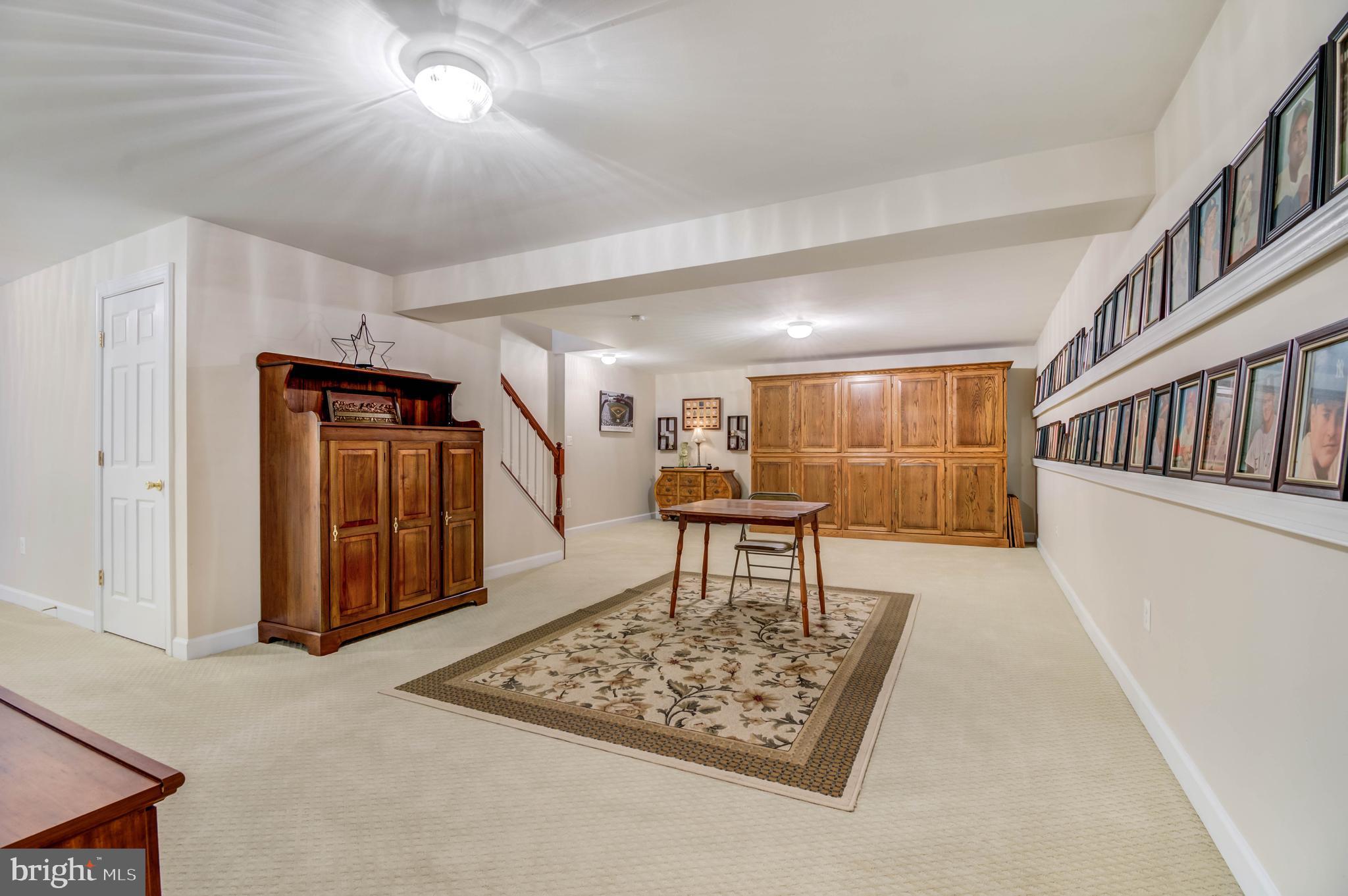 ROSEVILLE DOWNS - Residential