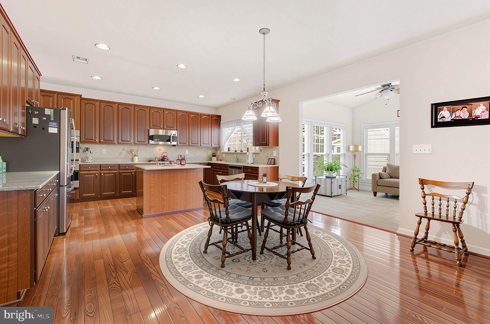 ROSEVILLE DOWNS - Residential