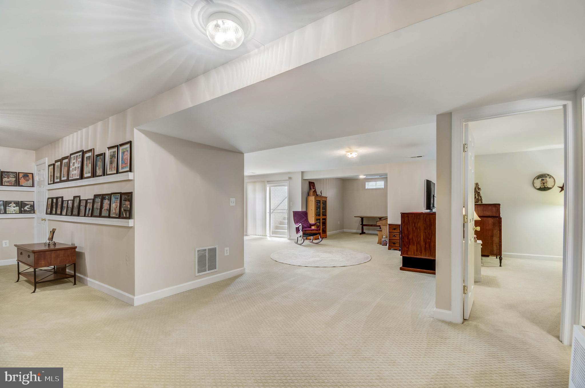 ROSEVILLE DOWNS - Residential