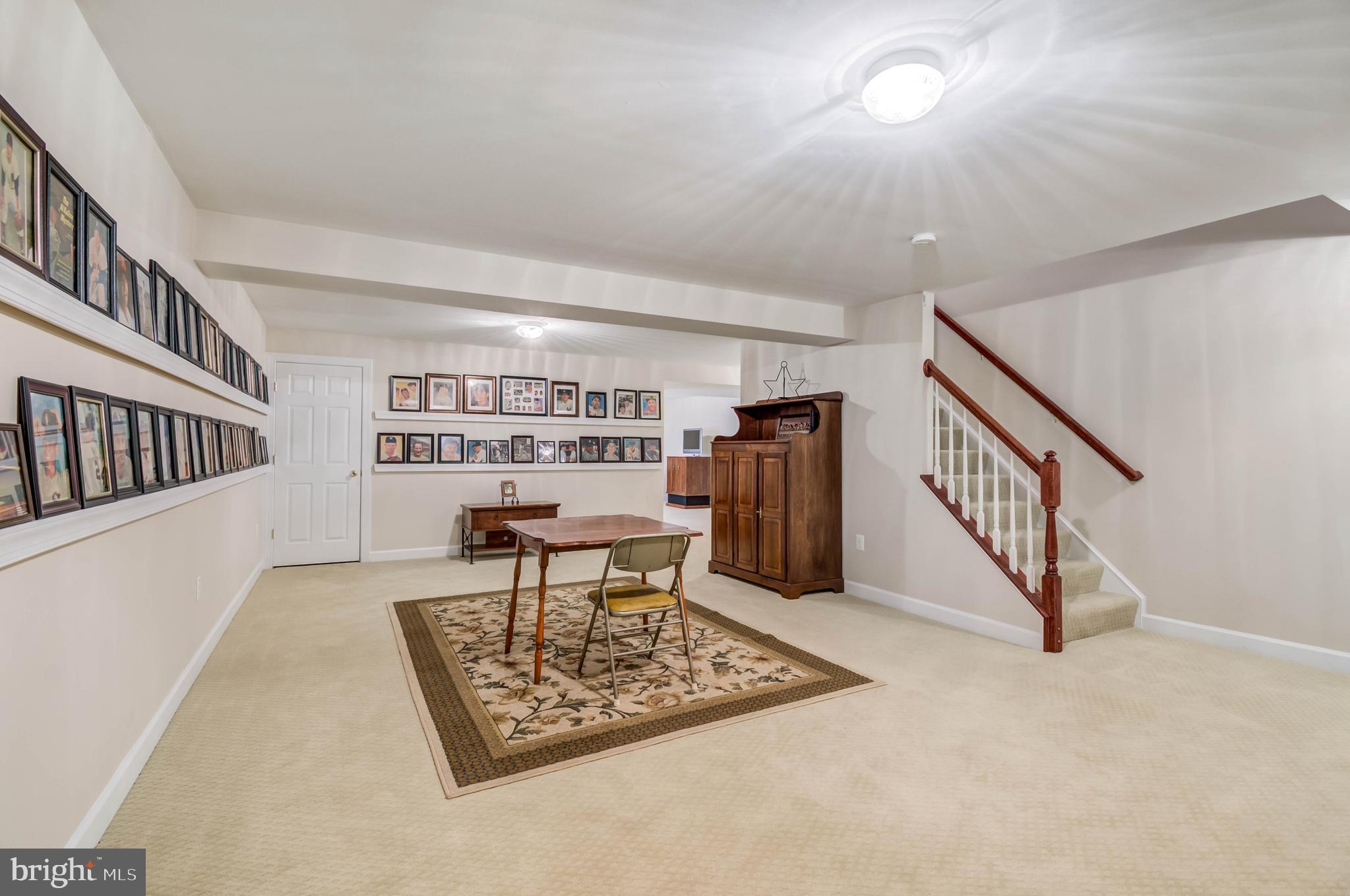 ROSEVILLE DOWNS - Residential