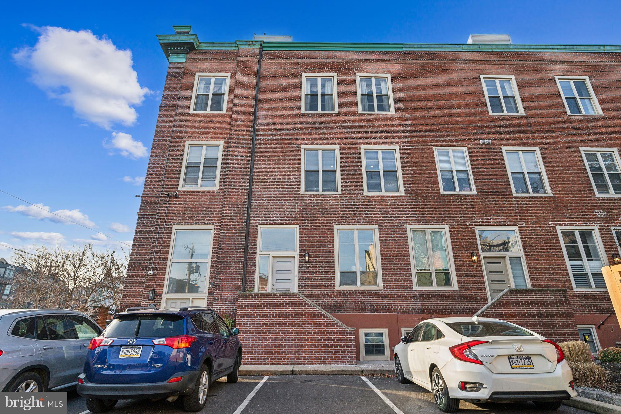 200 E CHRISTIAN STREET 914 10