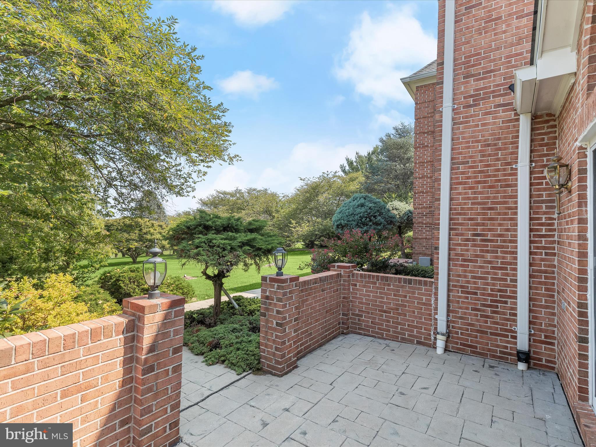 WESTSIDE - Residential