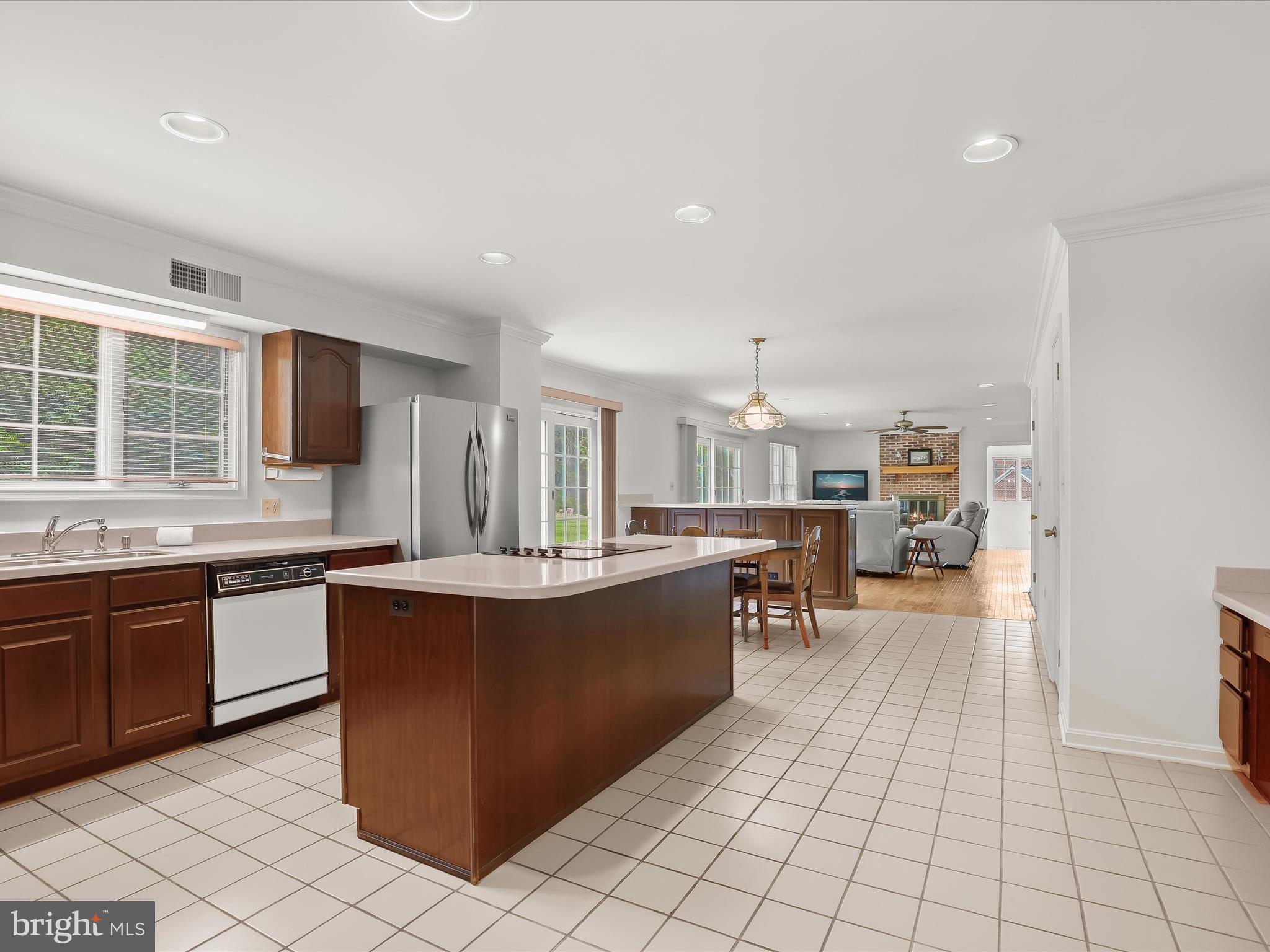 WESTSIDE - Residential