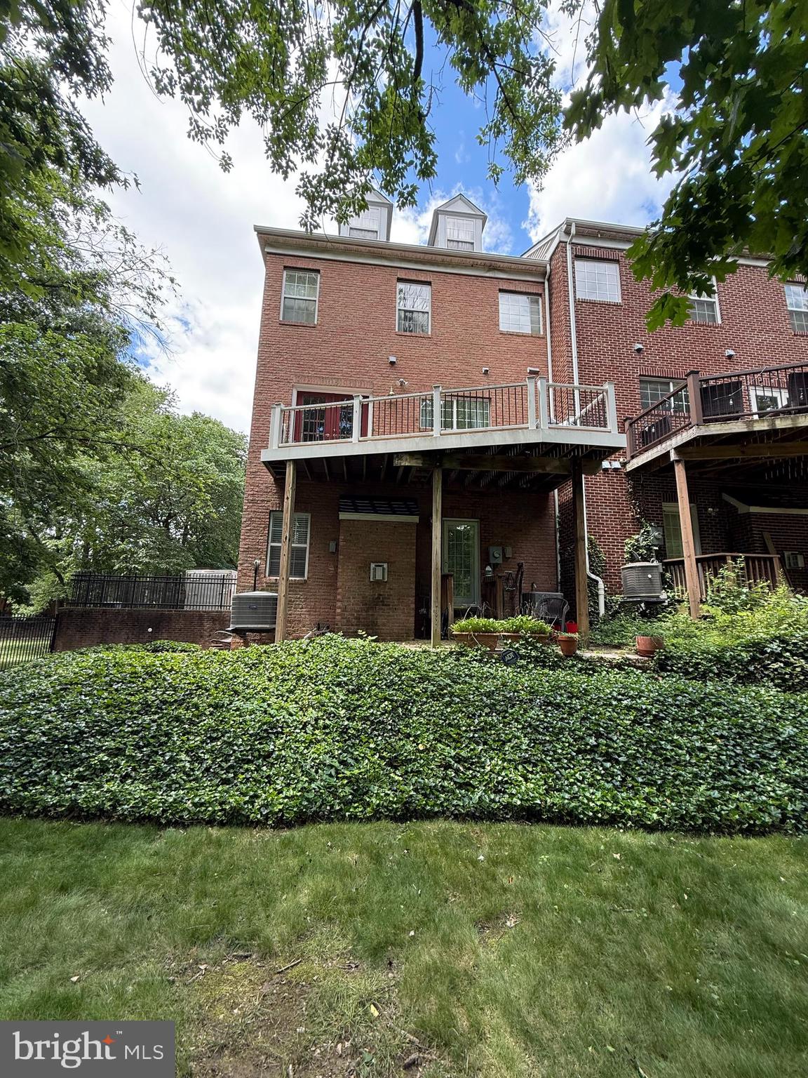 10 PHOENIX MILL PLACE