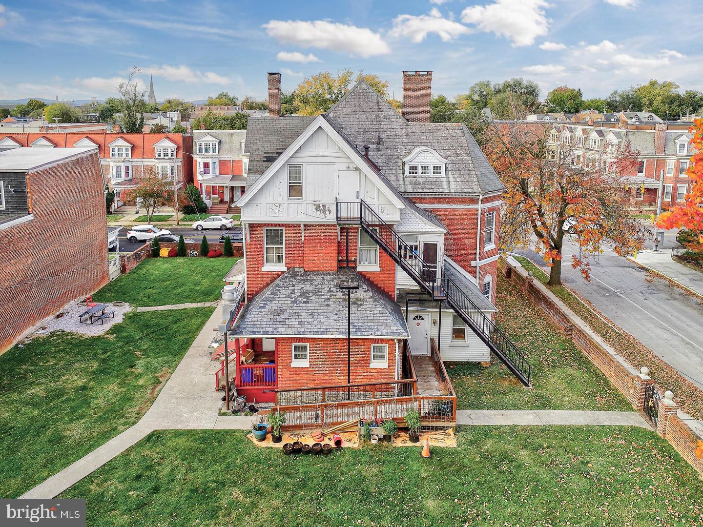 58 E COTTAGE PLACE
