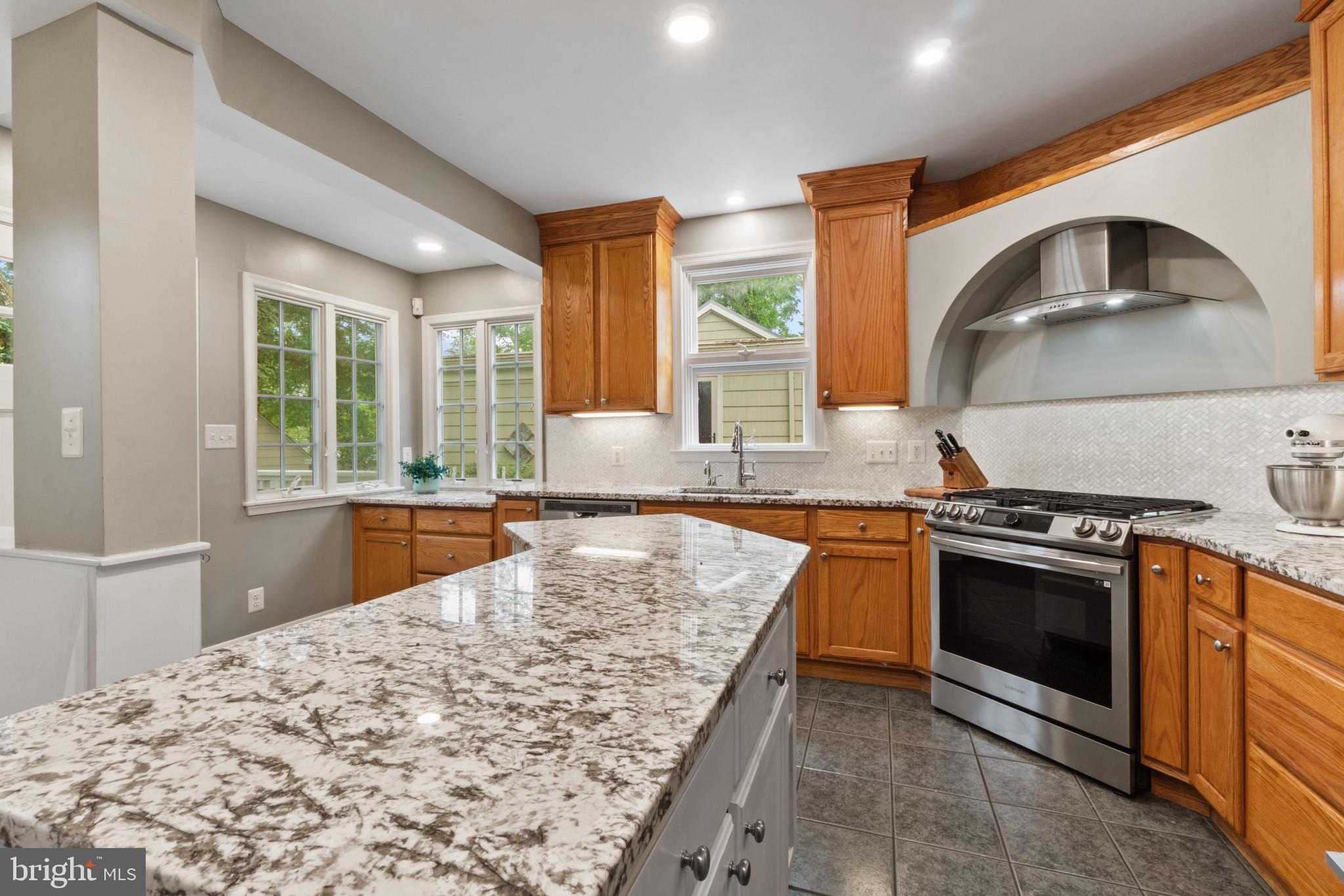 HOMELAND HISTORIC DISTRICT - Residential