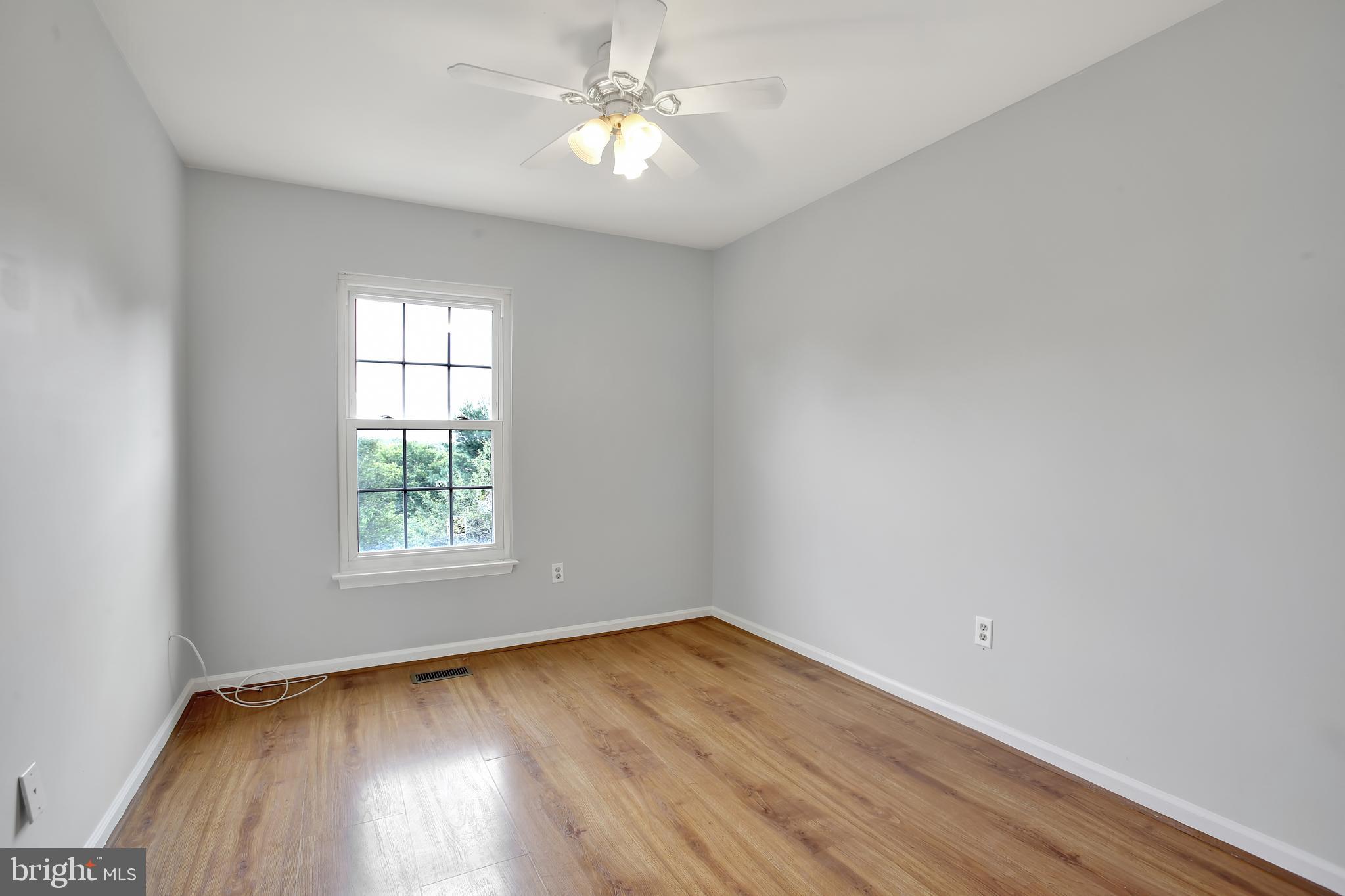 CONSTANT FRIENDSHIP - Residential