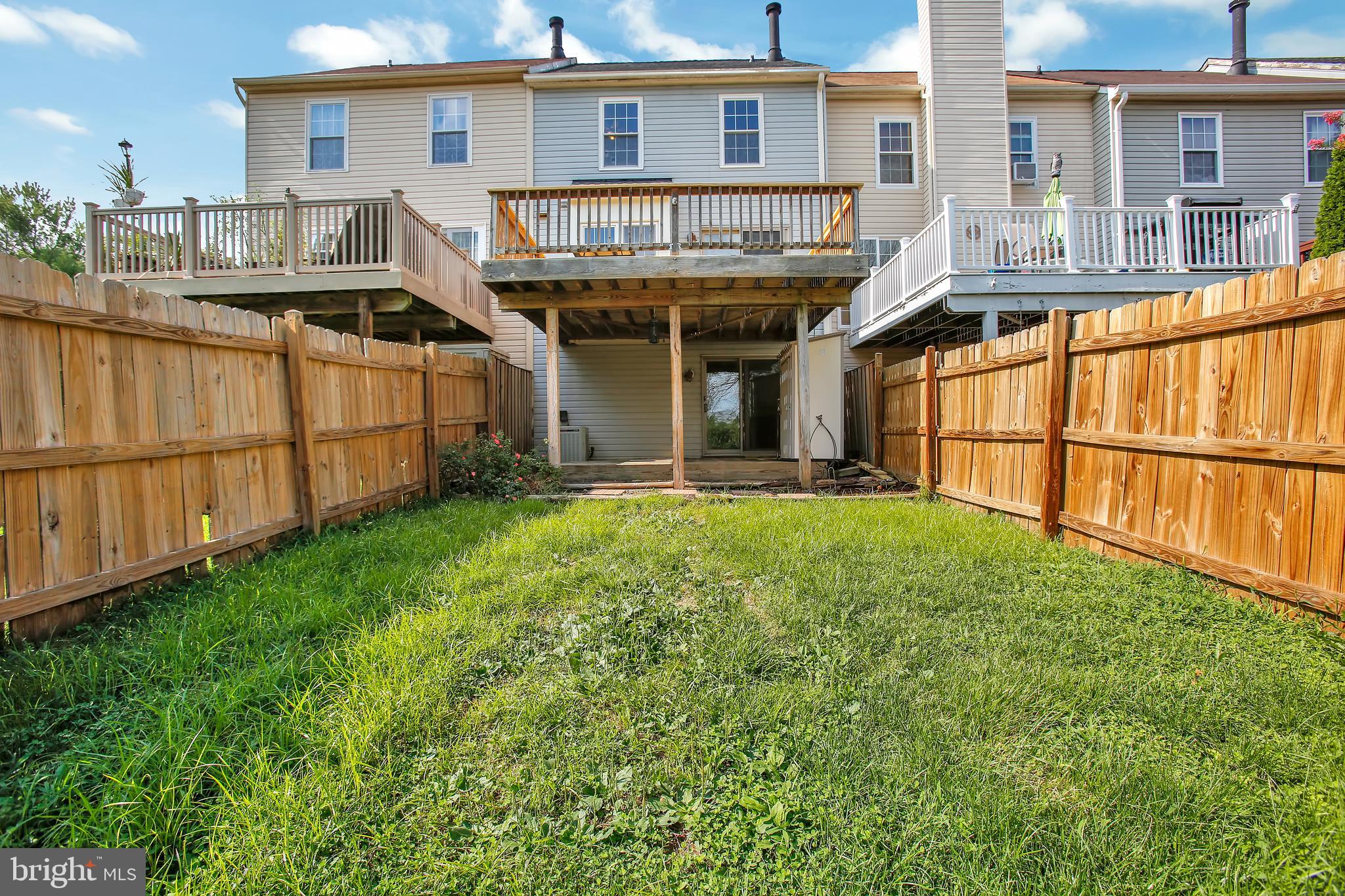 CONSTANT FRIENDSHIP - Residential