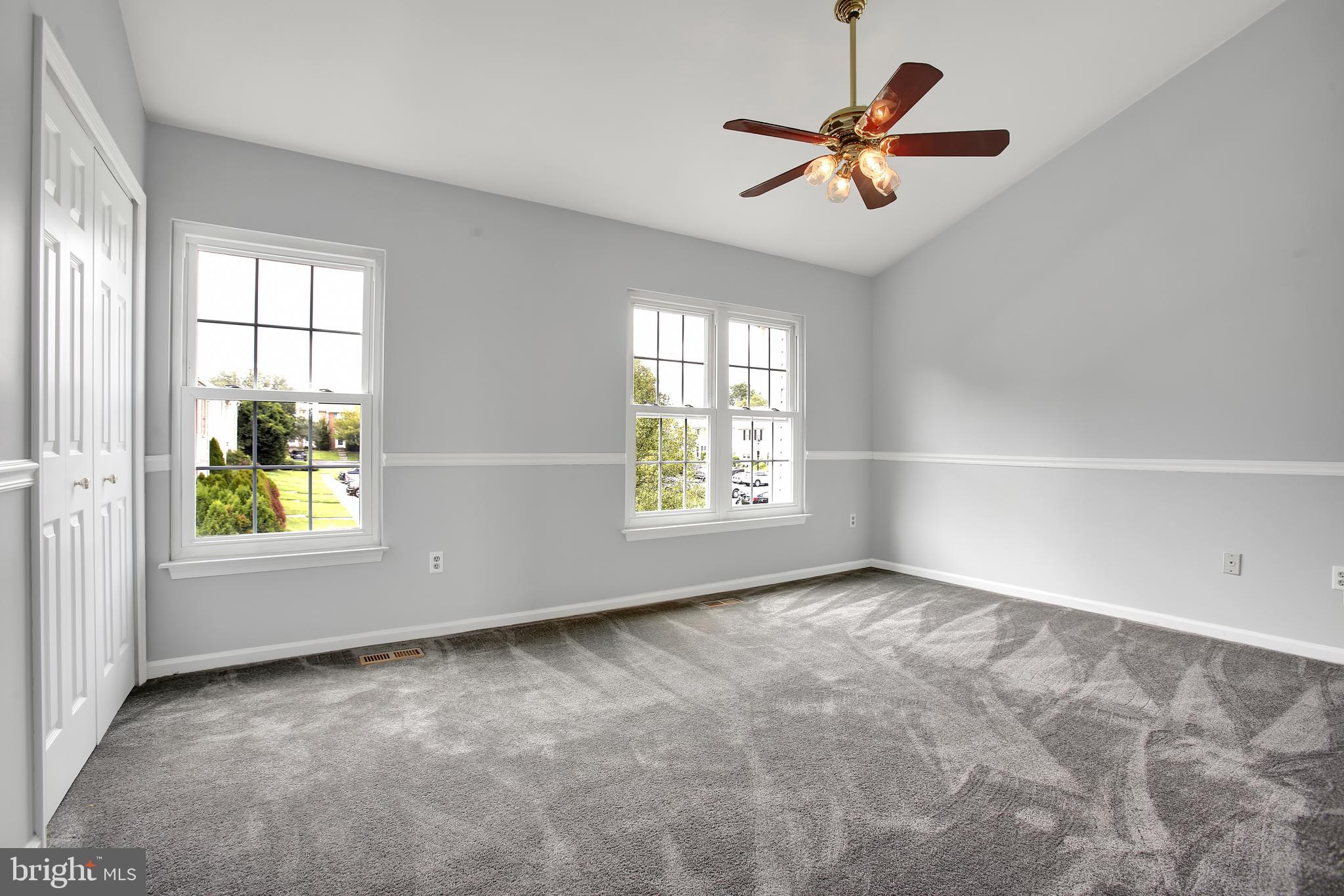 CONSTANT FRIENDSHIP - Residential