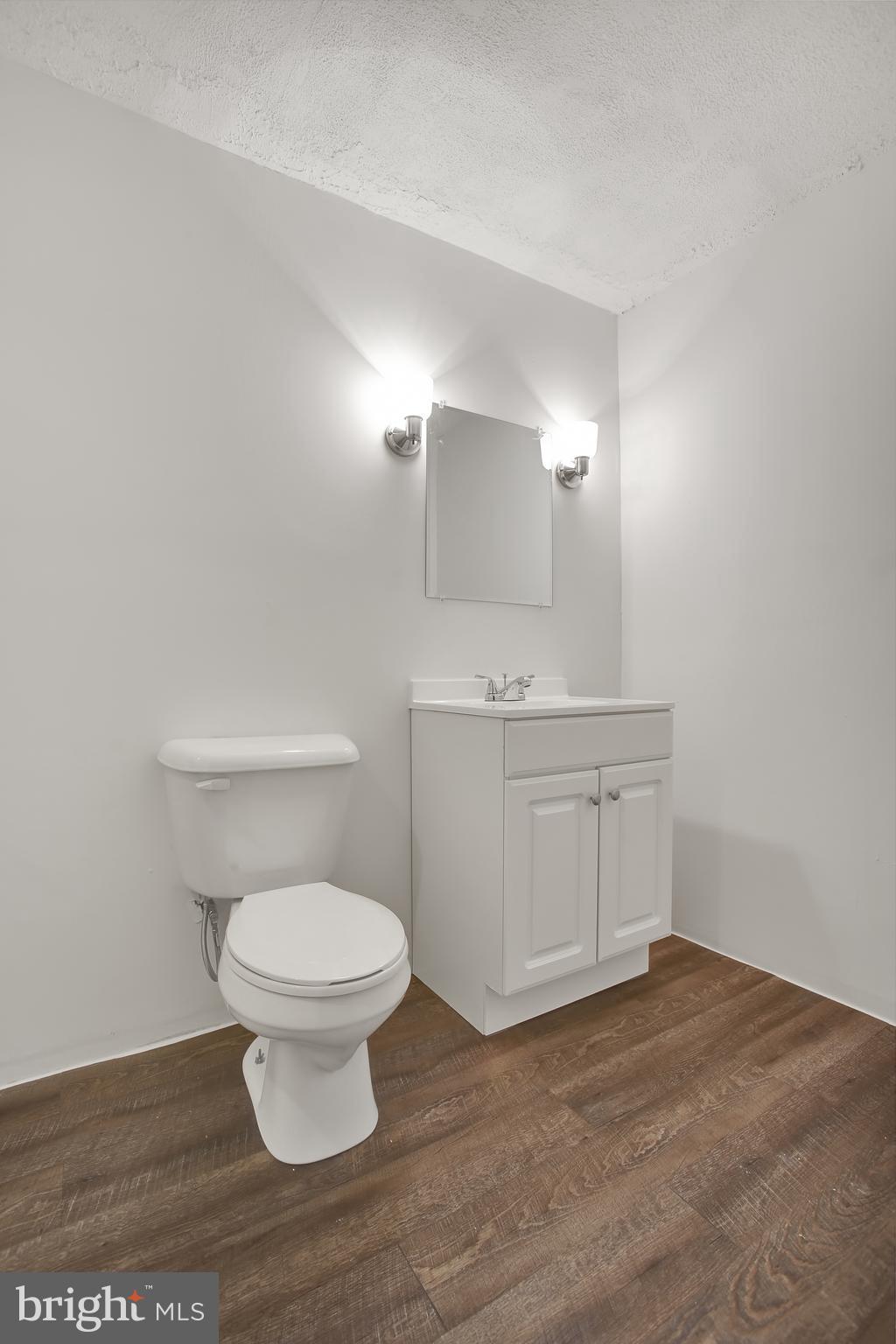 CONSTANT FRIENDSHIP - Residential