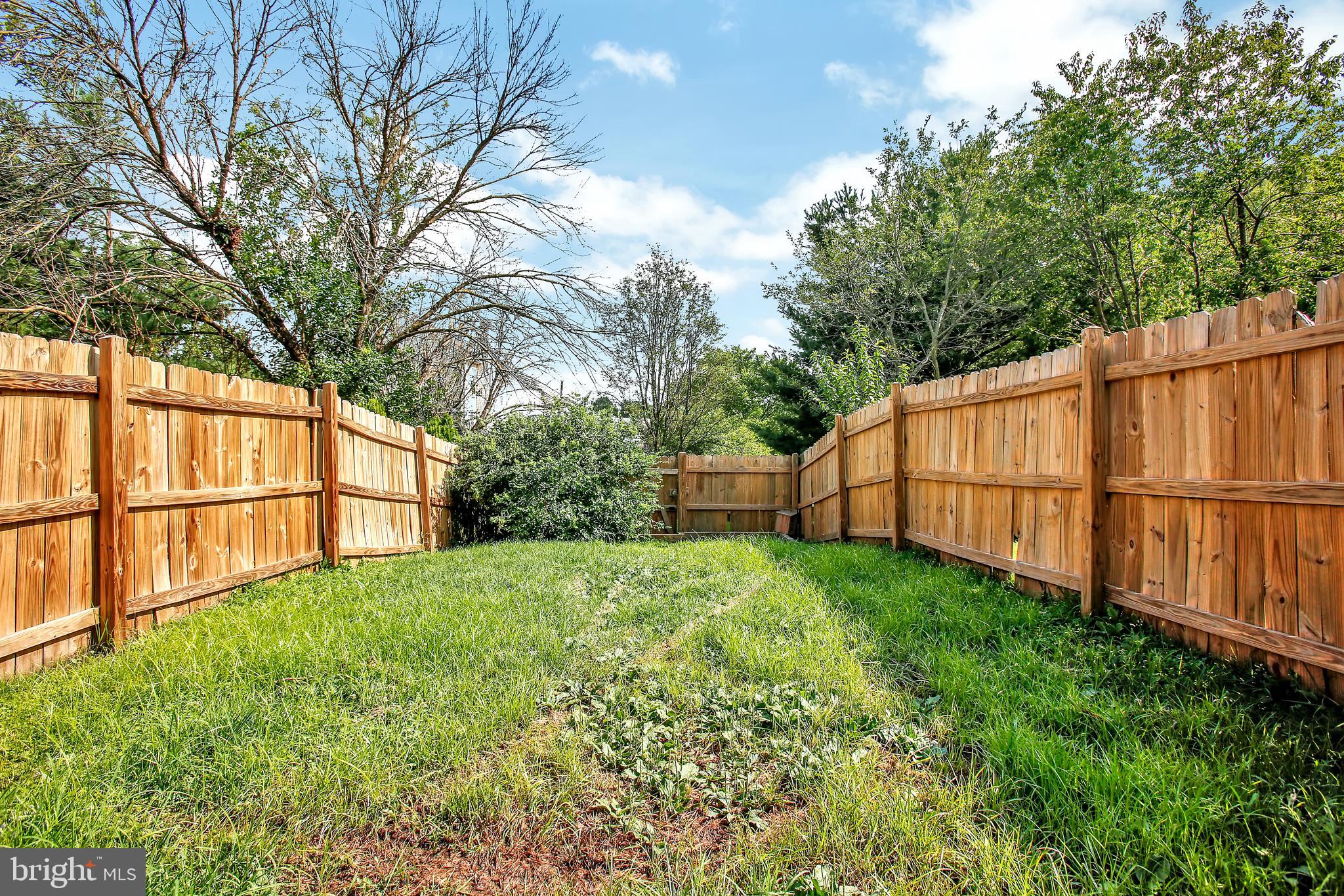 CONSTANT FRIENDSHIP - Residential