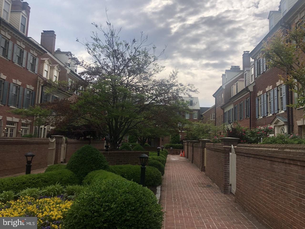 HARBORSIDE - Residential Lease