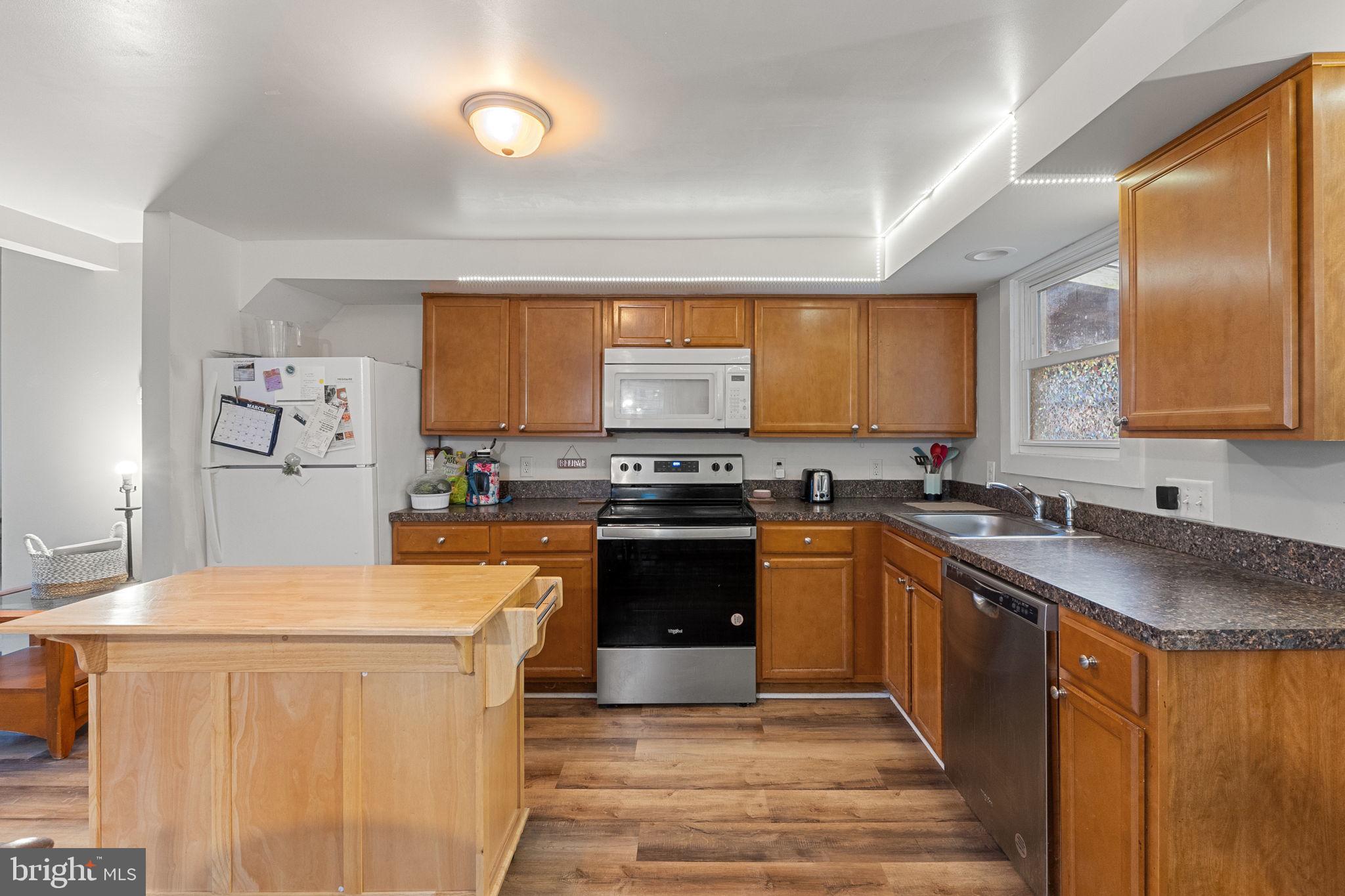 ORCHARD TERR/PLUMLY - Residential