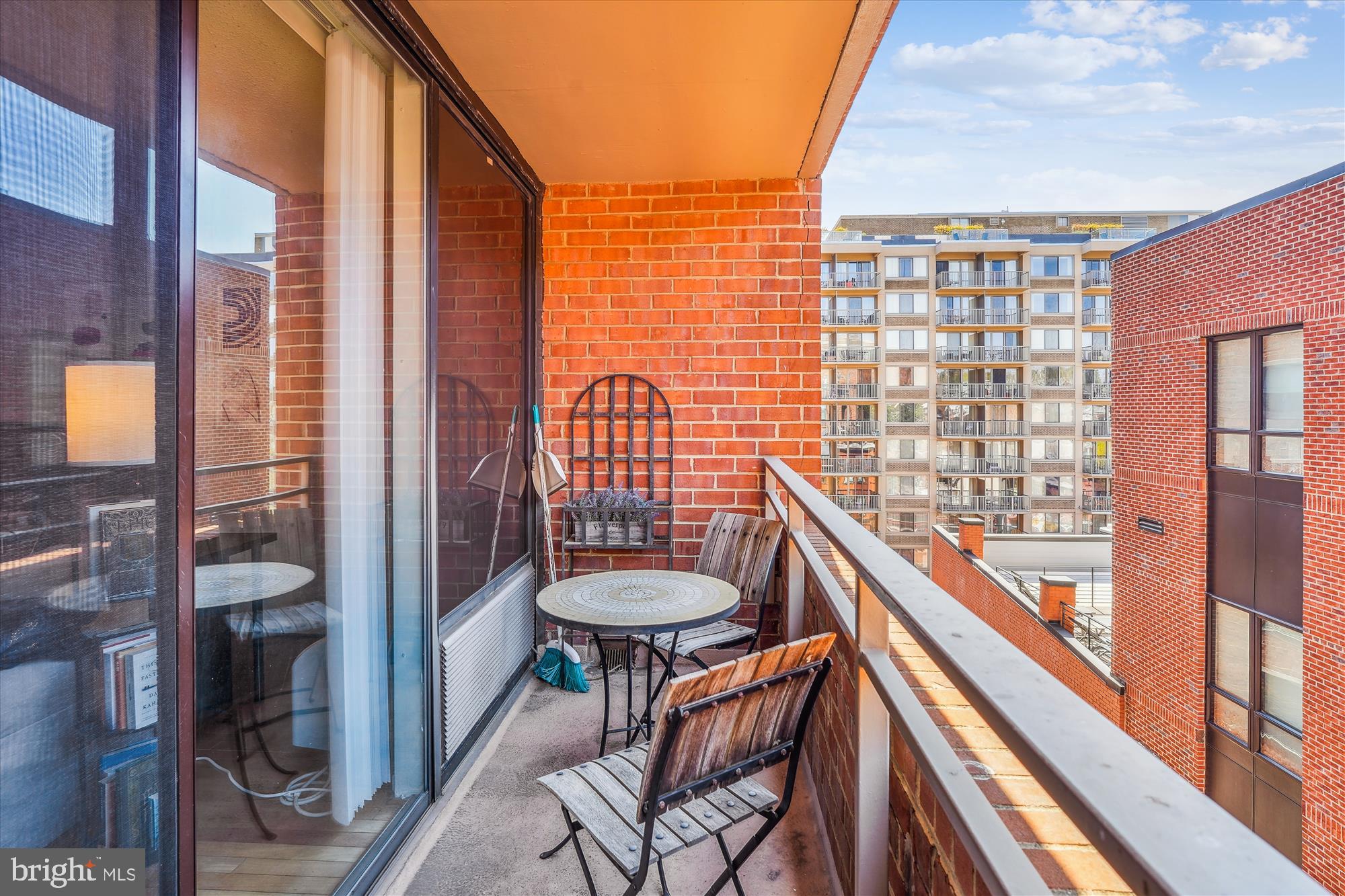 2141 P STREET NW 605
