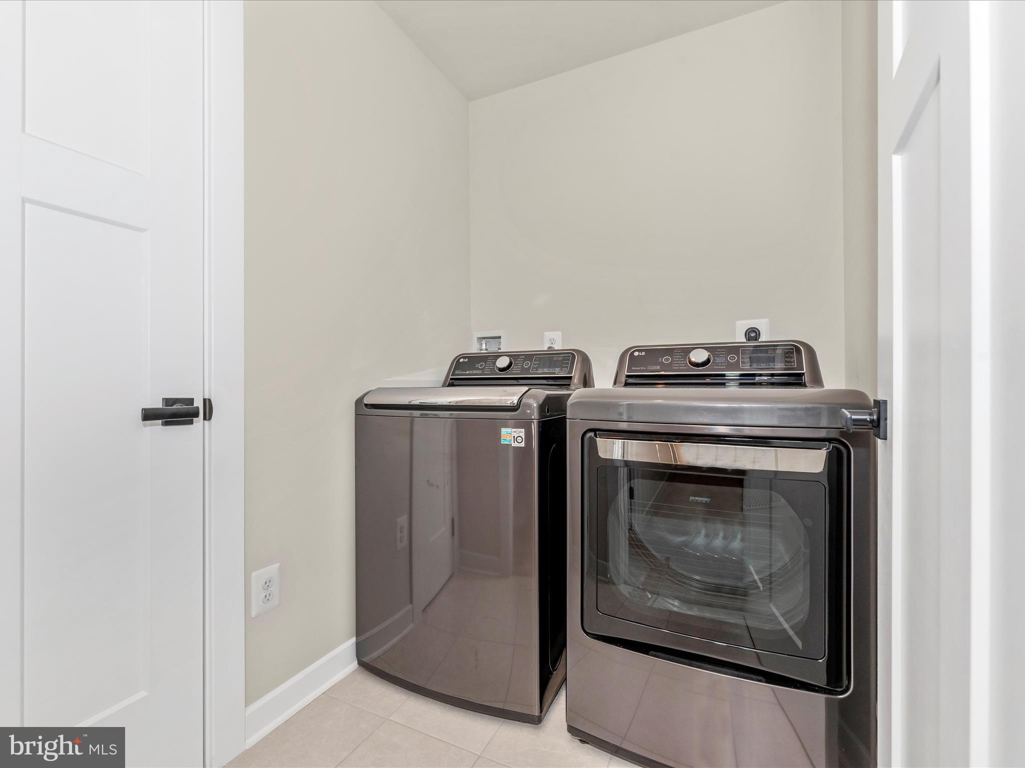 LAKE LINGANORE - Residential