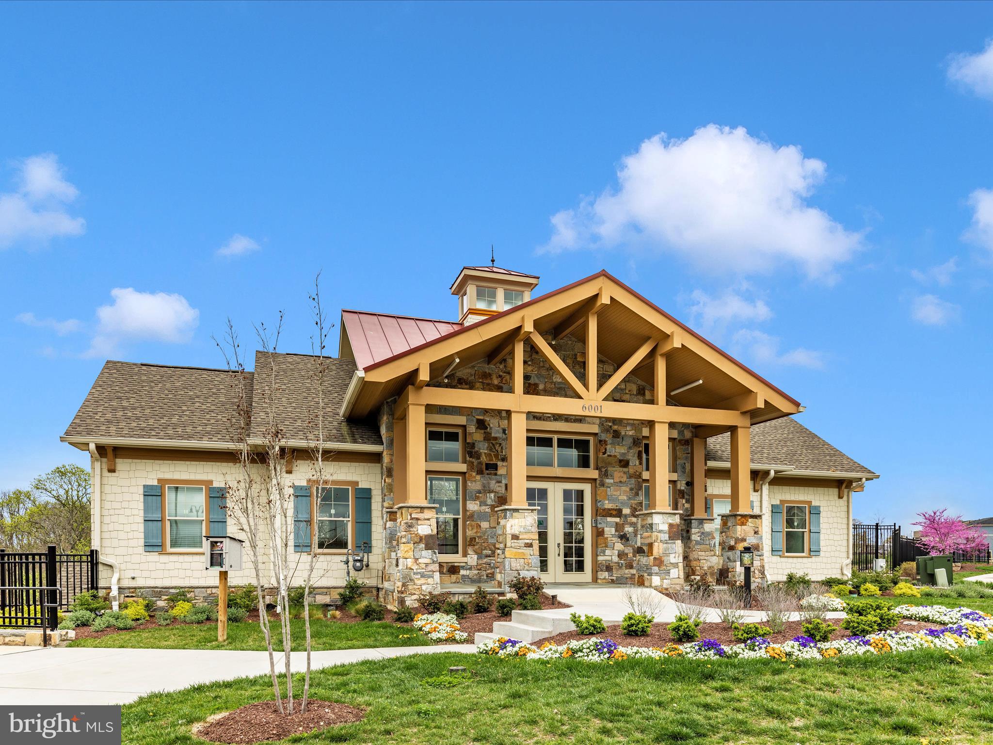 LAKE LINGANORE - Residential