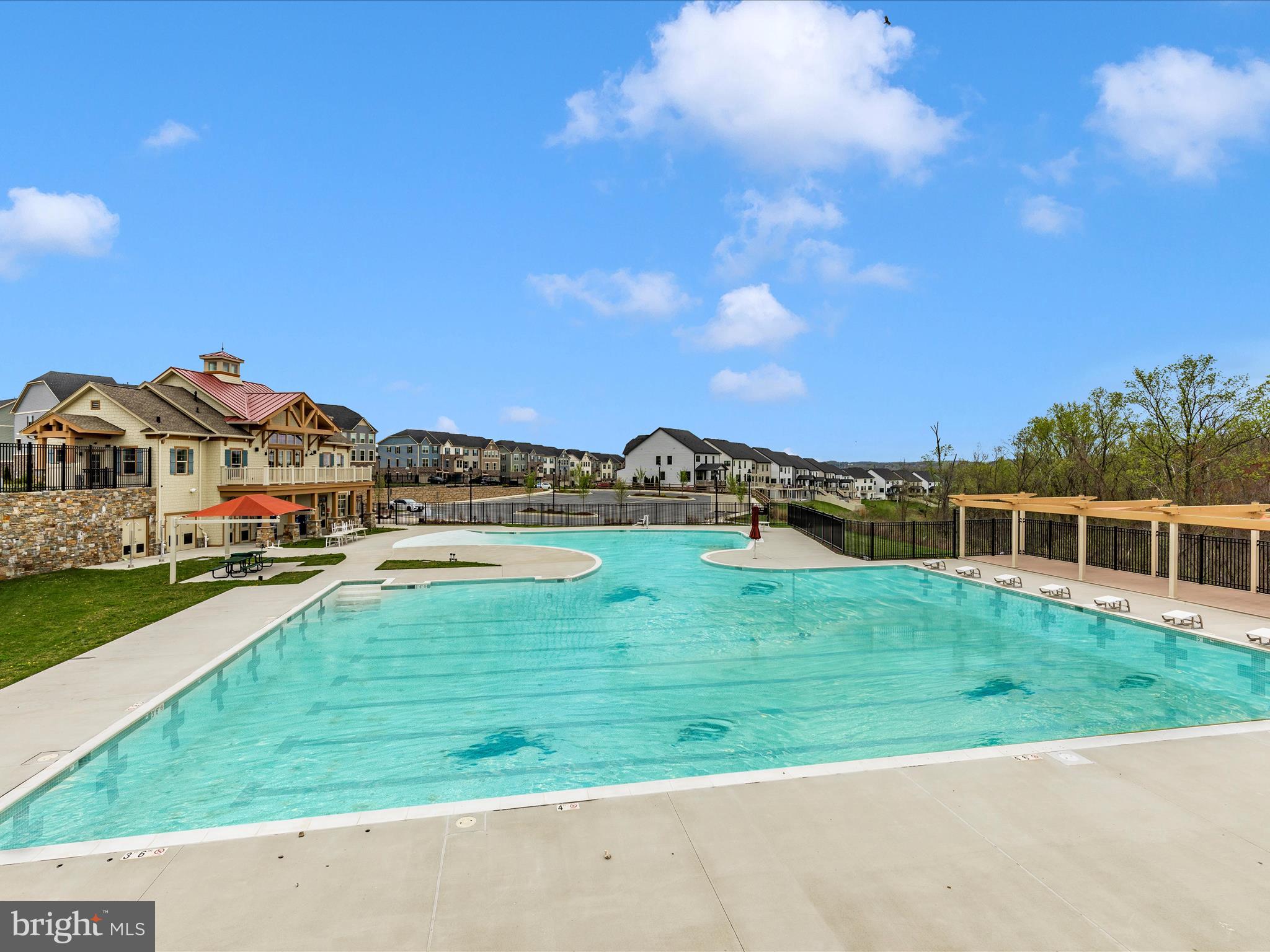 LAKE LINGANORE - Residential