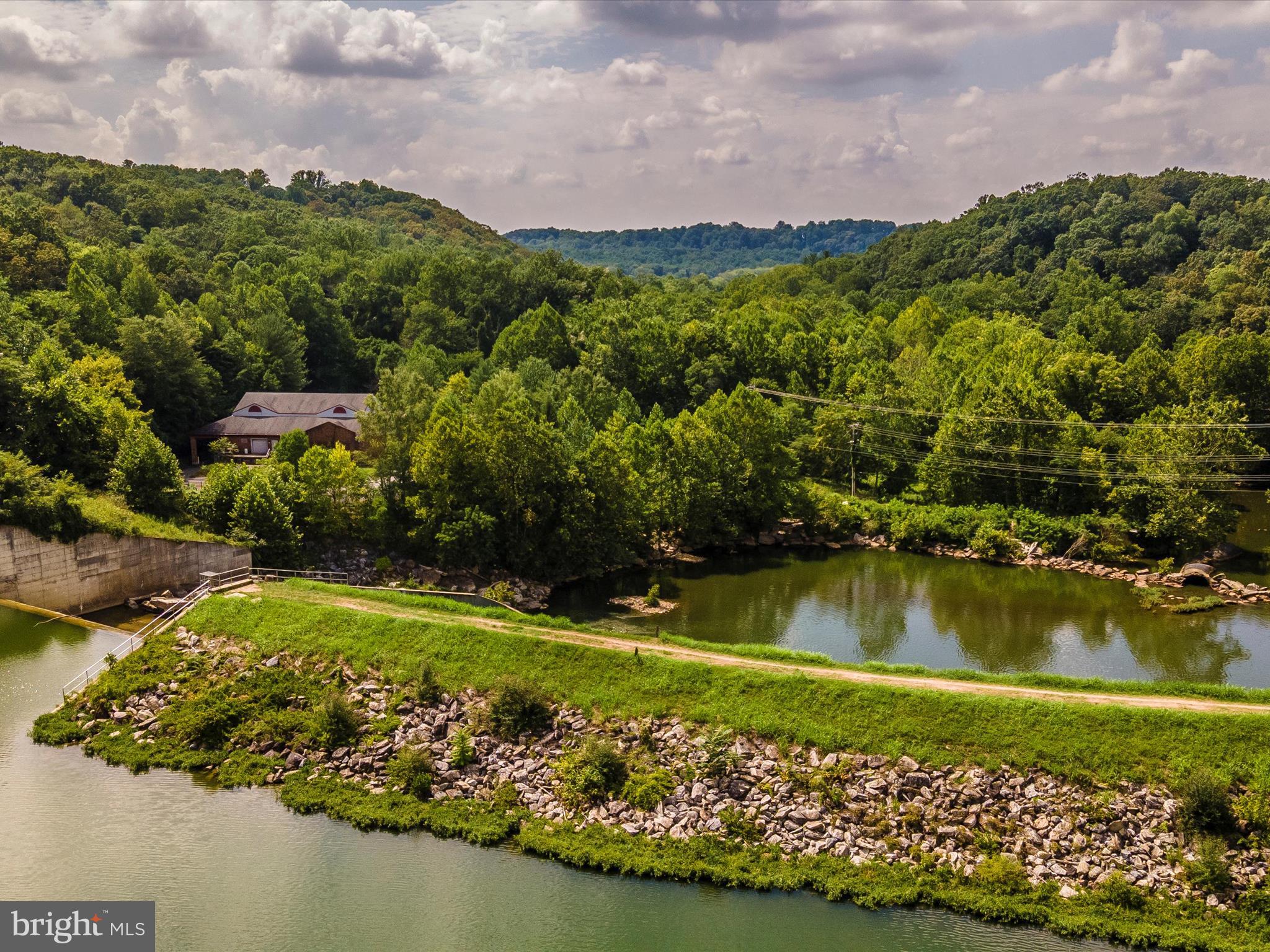 LAKE LINGANORE - Residential