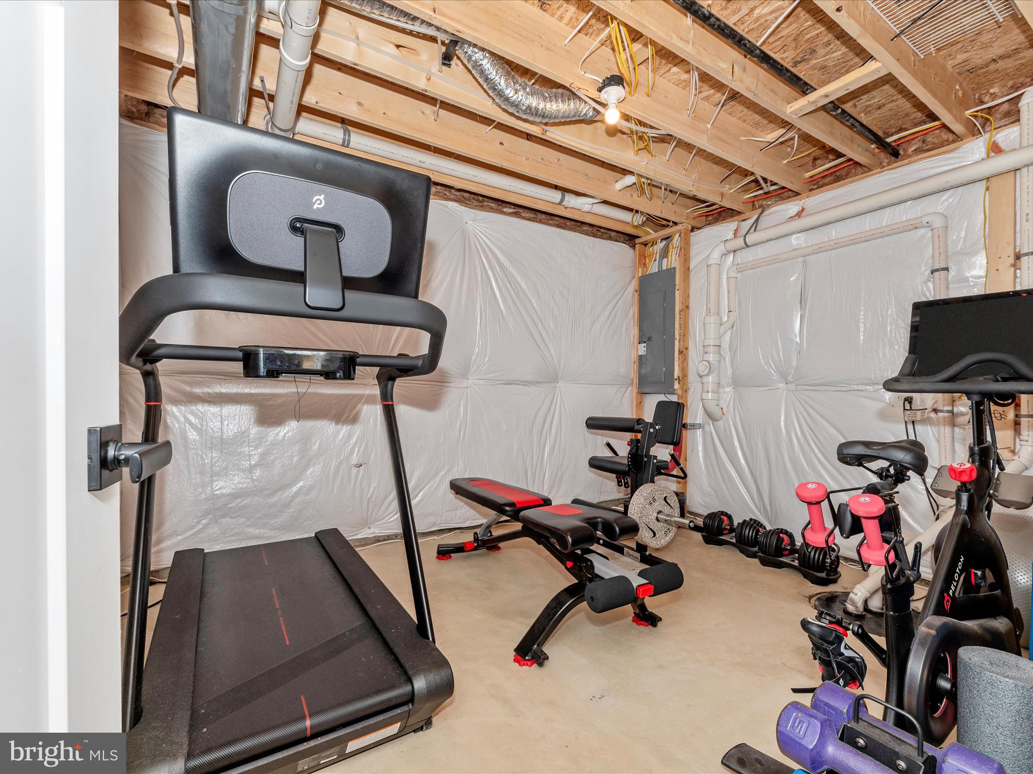 LAKE LINGANORE - Residential