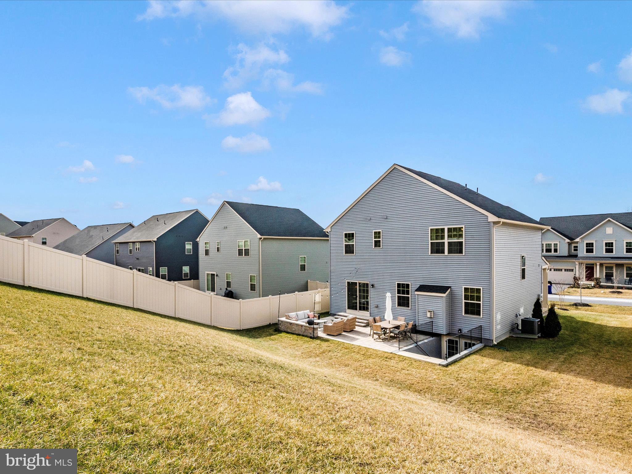 LAKE LINGANORE - Residential