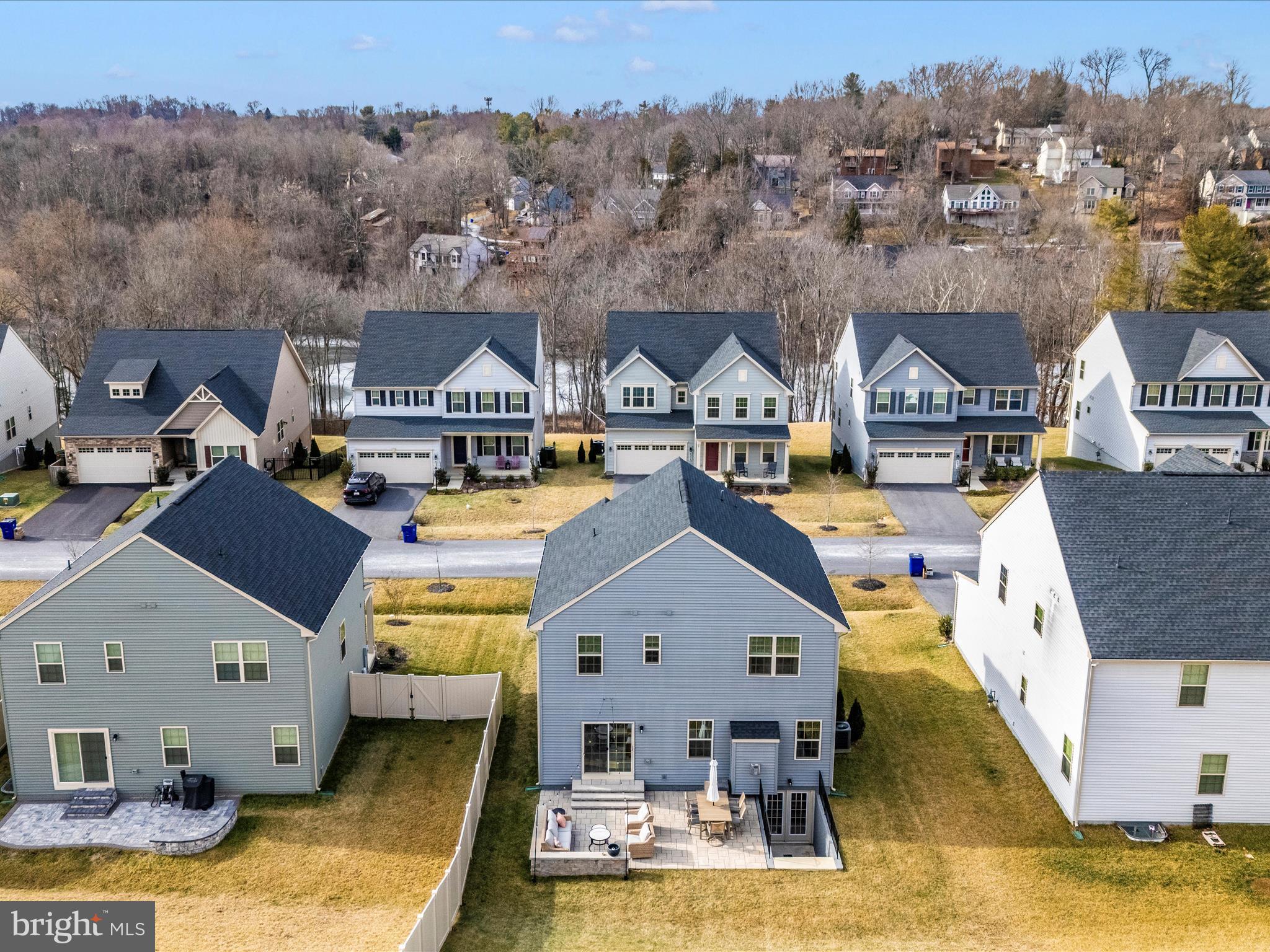 LAKE LINGANORE - Residential