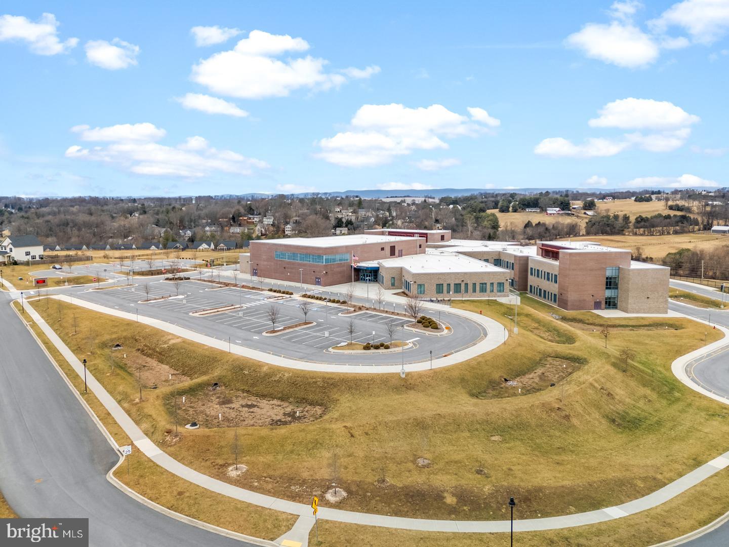 LAKE LINGANORE - Residential