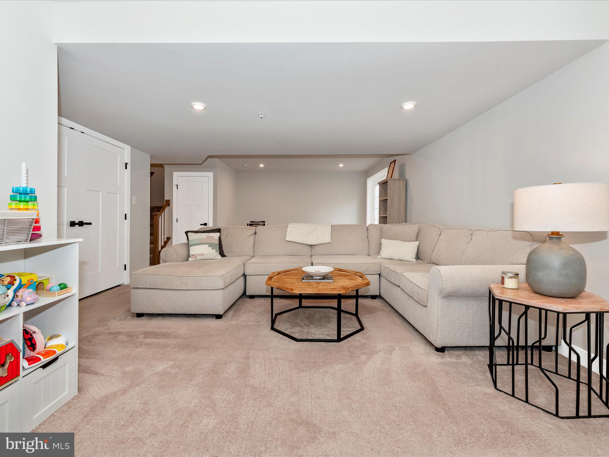 LAKE LINGANORE - Residential