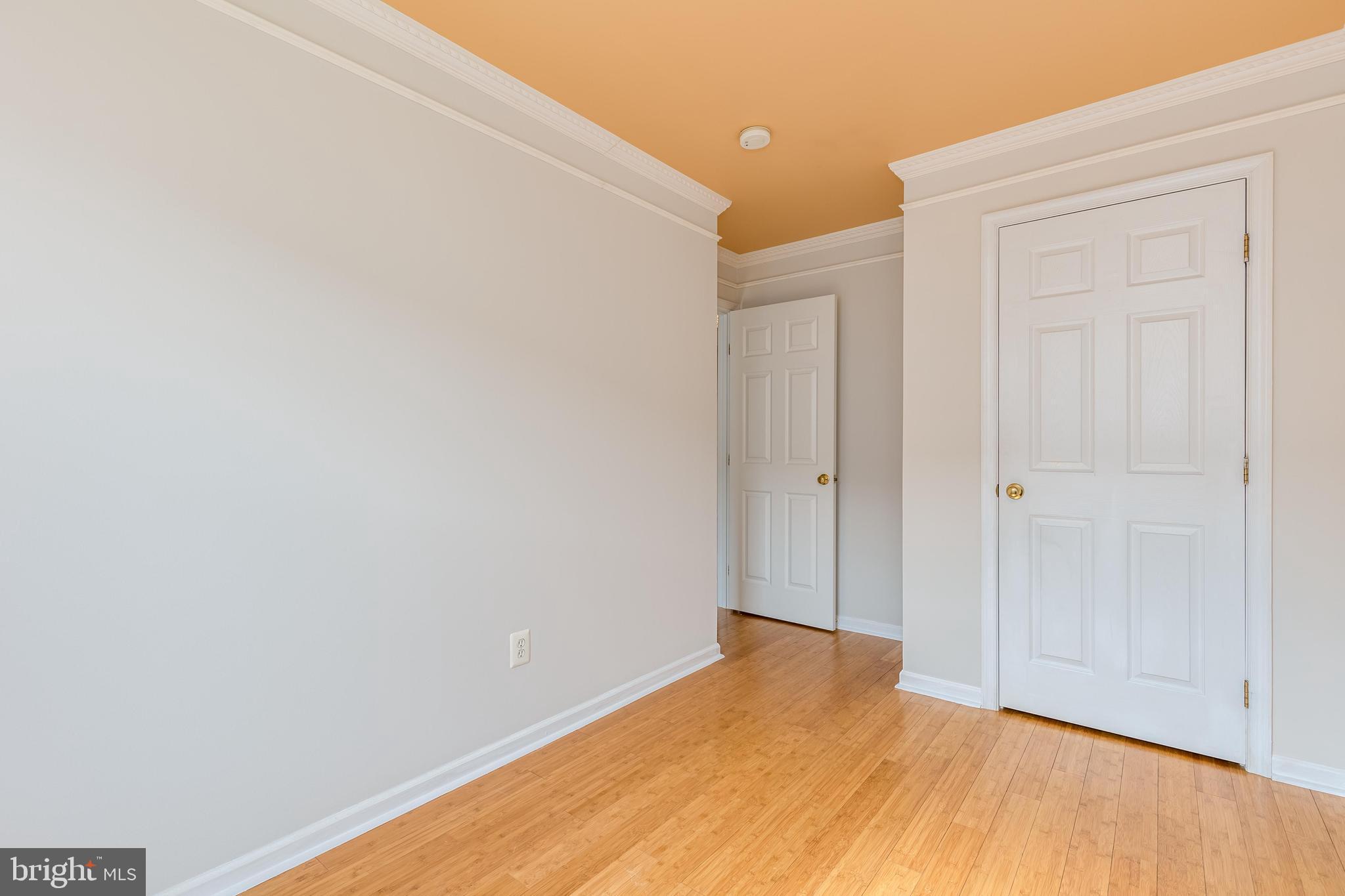 TOWNES AT FAIR LAKES GLEN - Residential Lease