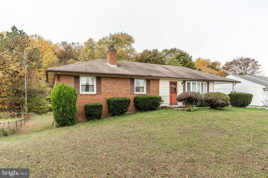 Absolute Bargain! Unbelievable Price for this amazing signle family home in desirable Kettering! Come see this great home with a Master Suite, Finished Basement and Huge backyard! Quiet and peaceful neighborhood, but close to shopping and main roads. NO H