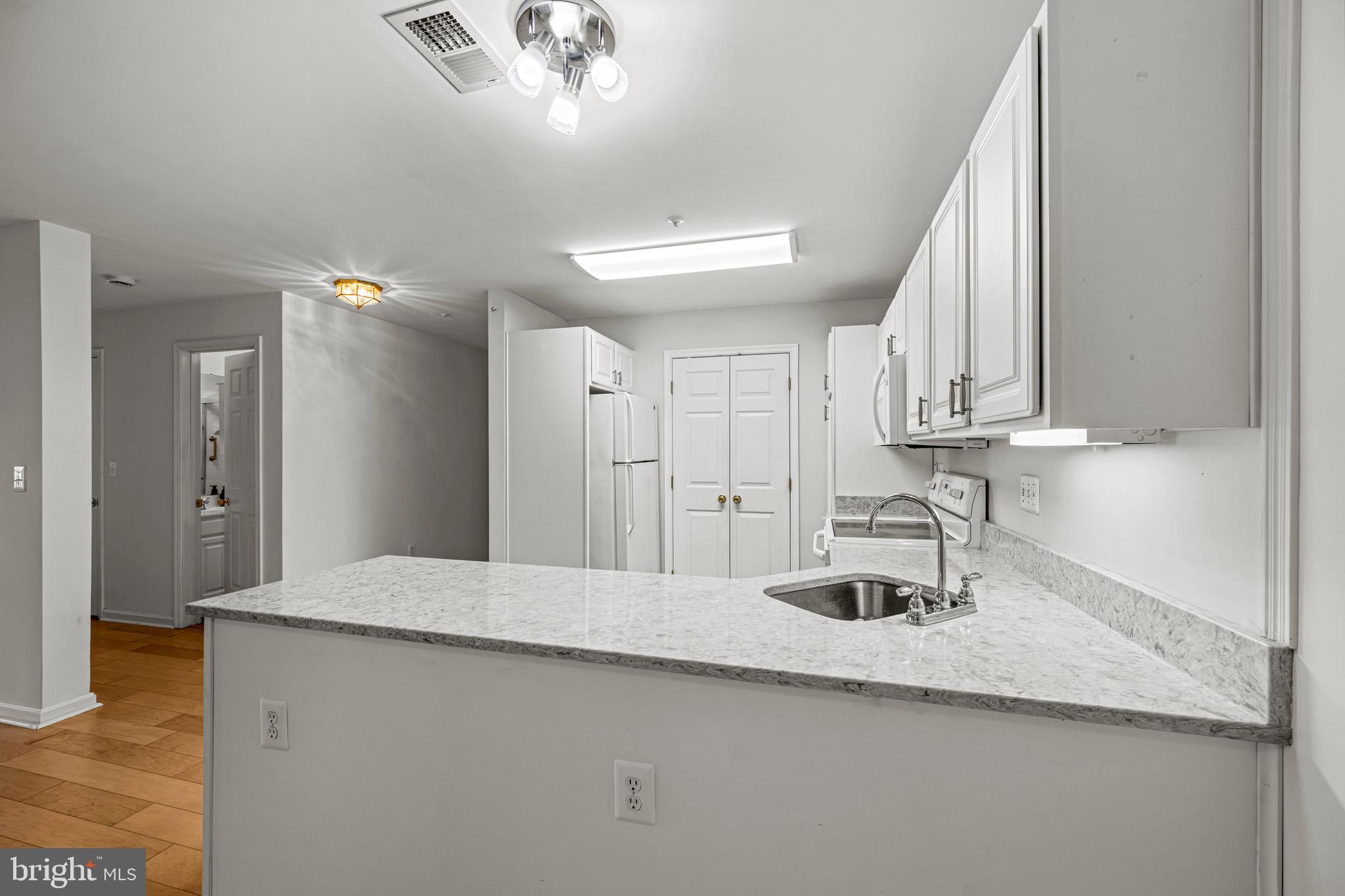 WINIFRED MANOR - Residential