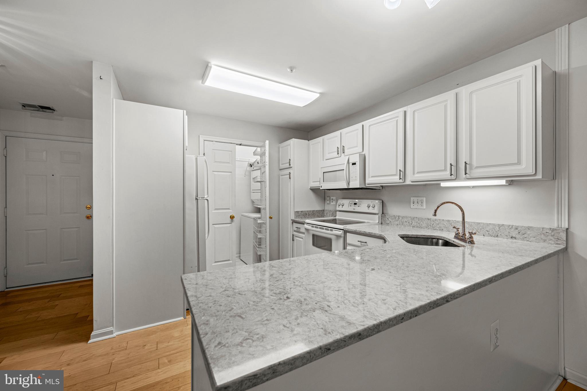 WINIFRED MANOR - Residential