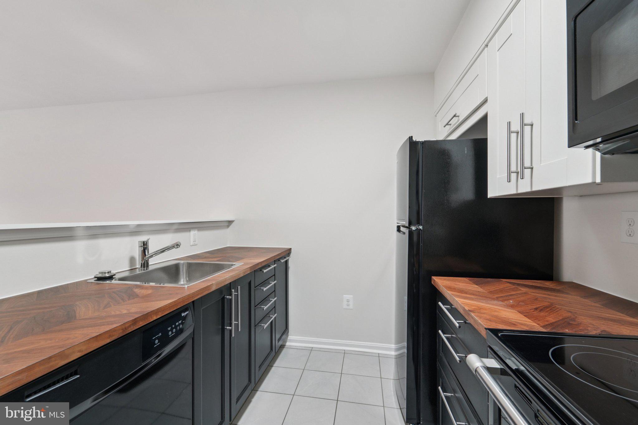 LAUREL LAKES PLAT 2 - Residential