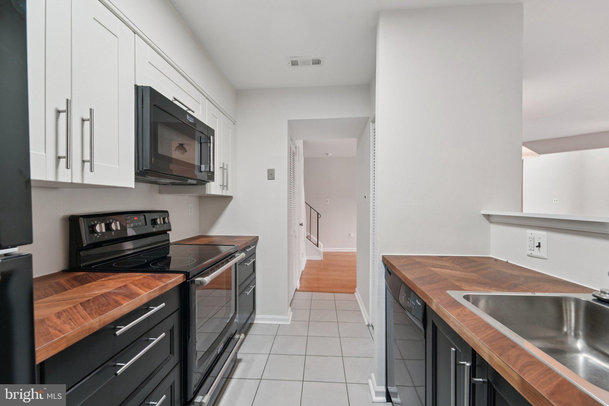 LAUREL LAKES PLAT 2 - Residential