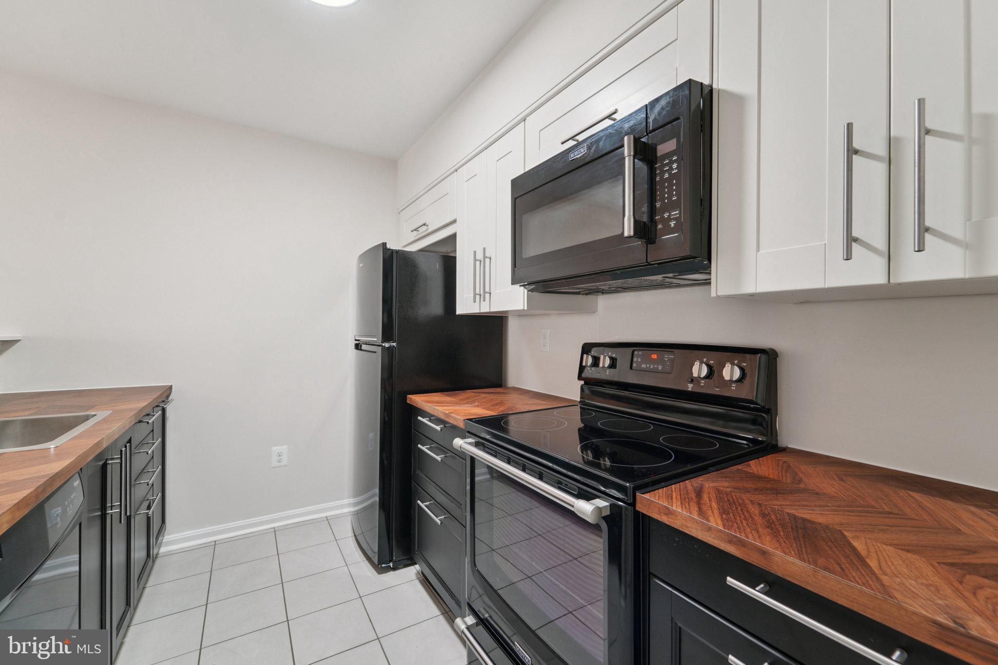 LAUREL LAKES PLAT 2 - Residential