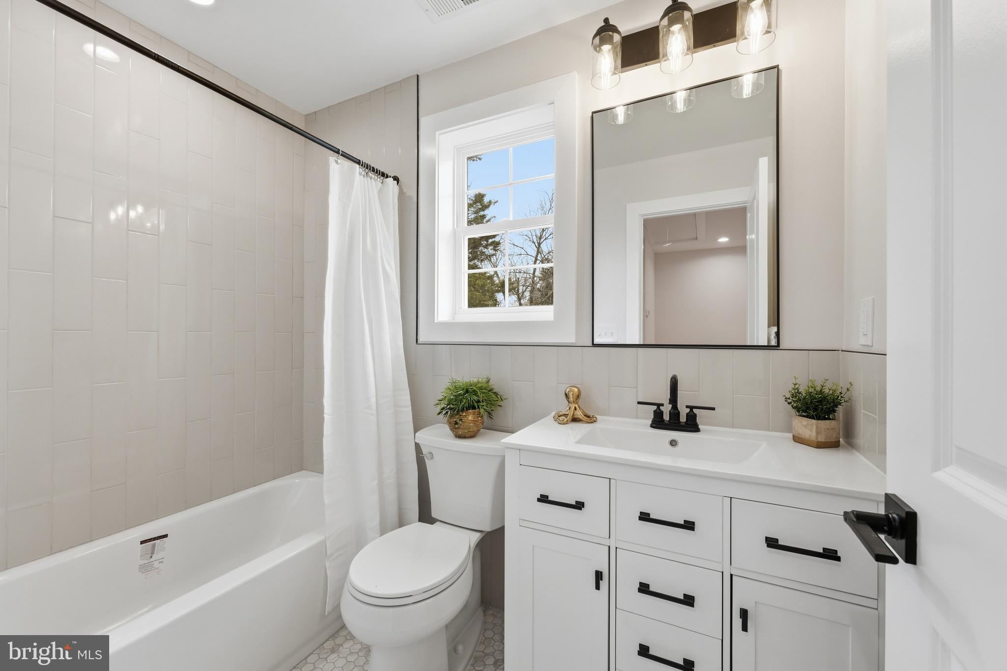 NORTHWOOD VILLAGE - Residential