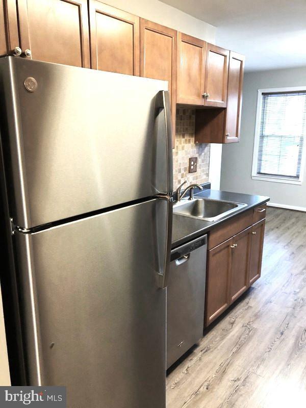 PINEWOOD STATION - Residential Lease