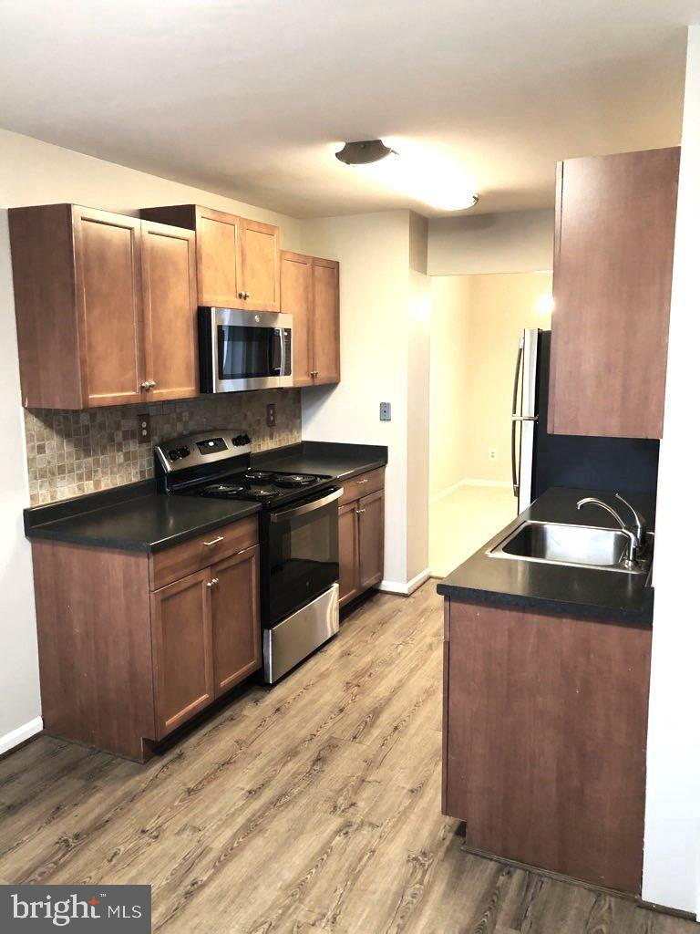 PINEWOOD STATION - Residential Lease