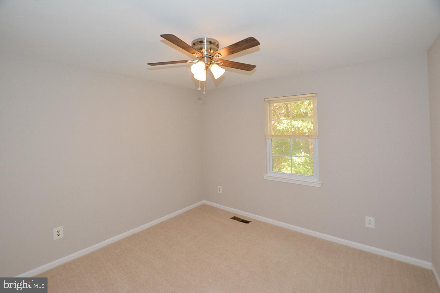 PINEWOOD STATION - Residential Lease