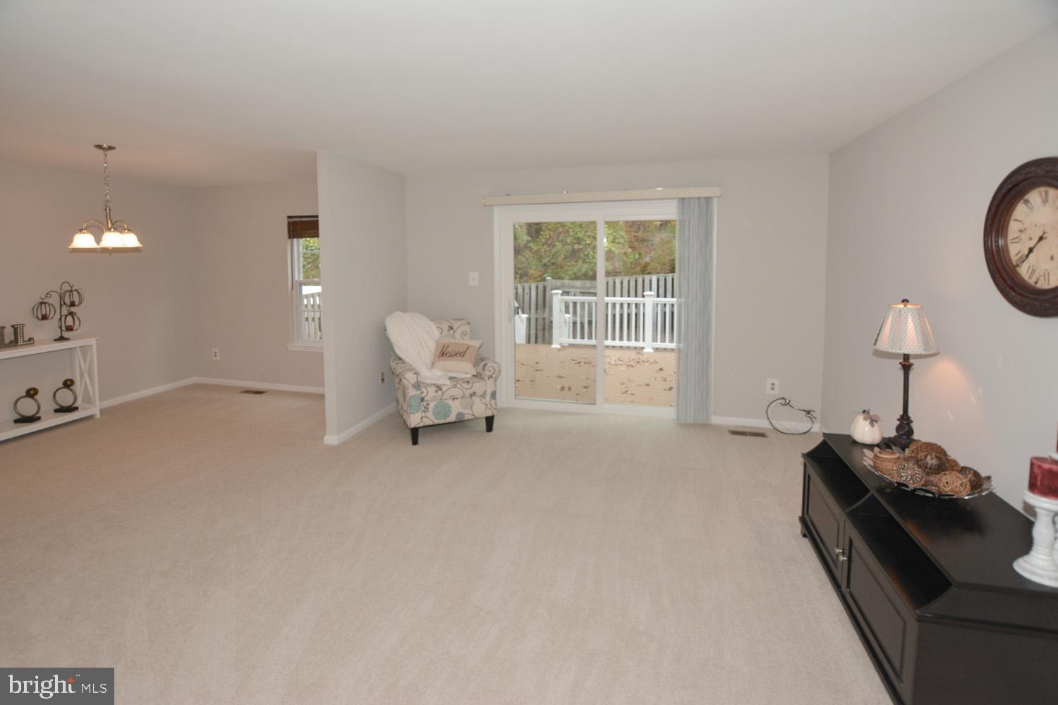 PINEWOOD STATION - Residential Lease