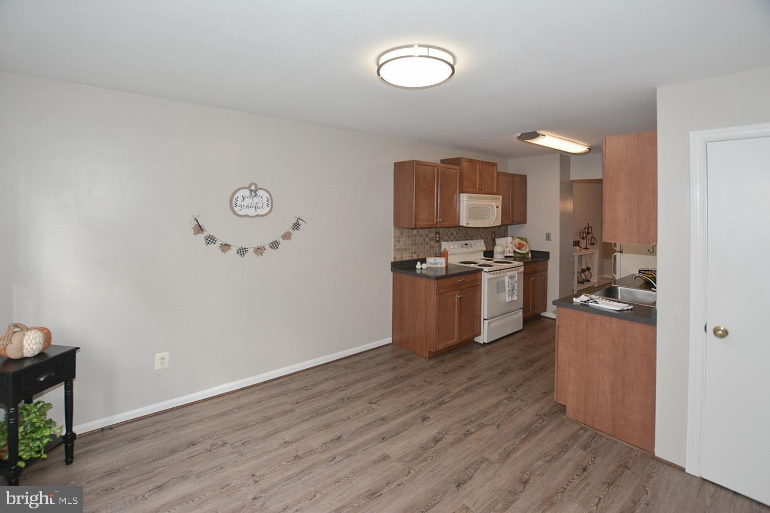 8323 STATIONHOUSE COURT