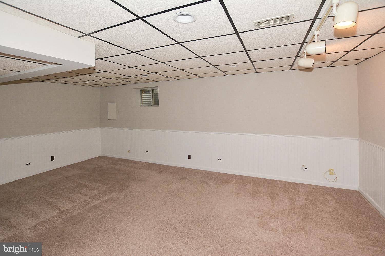 PINEWOOD STATION - Residential Lease