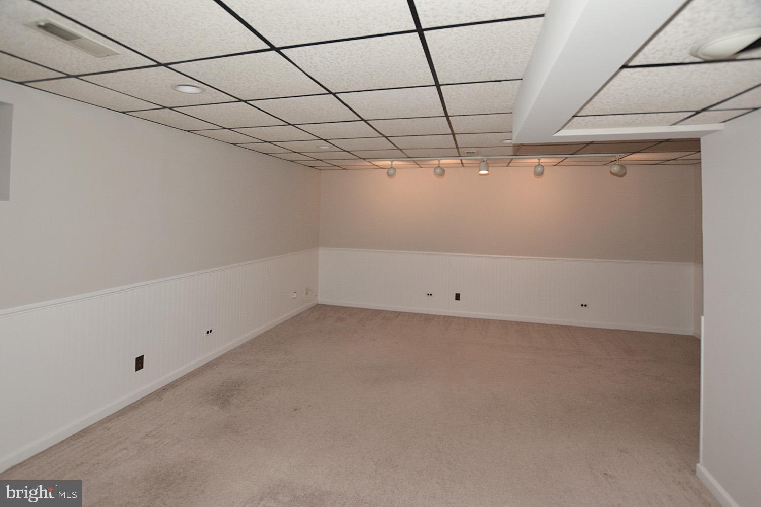 PINEWOOD STATION - Residential Lease