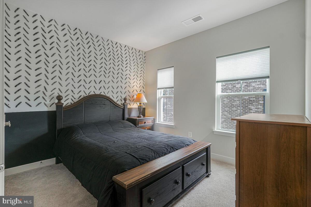 WESTCHESTER SQUARE - Residential