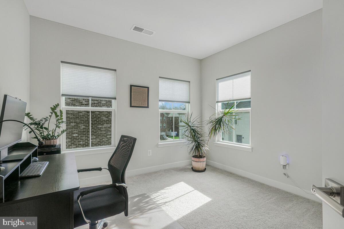 WESTCHESTER SQUARE - Residential